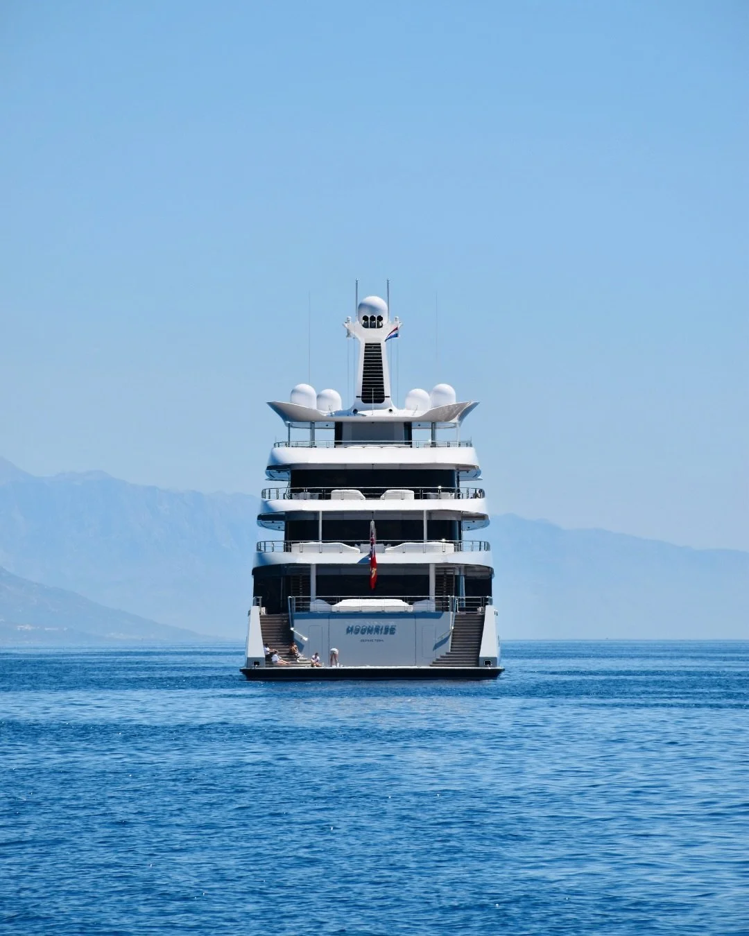 People often see the finished picture in yachting the destinations, the standards, the luxury.

What they don&rsquo;t always see are the humans behind it all.
The long days, the emotional pressure and exhaustion that builds quietly.

Creating healthi