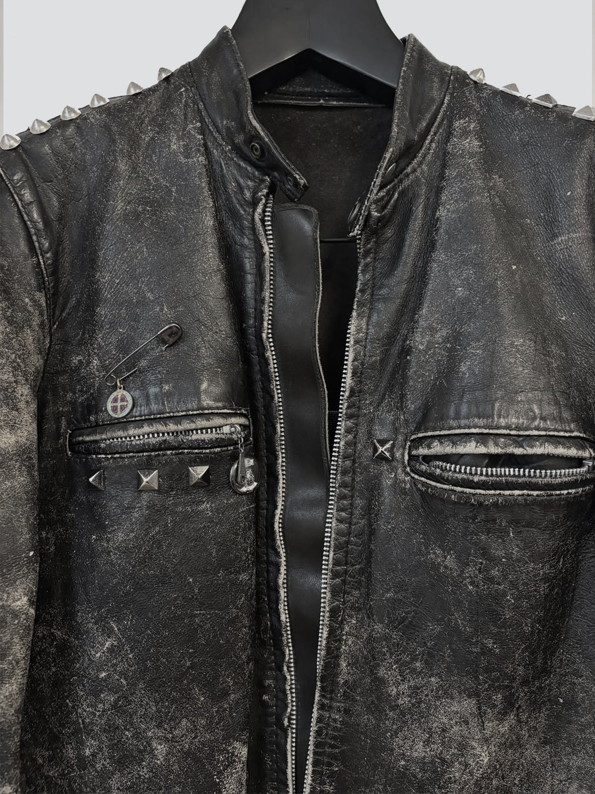 PRETTY-RELICS-AW26-CAFE-RACER-2.jpg