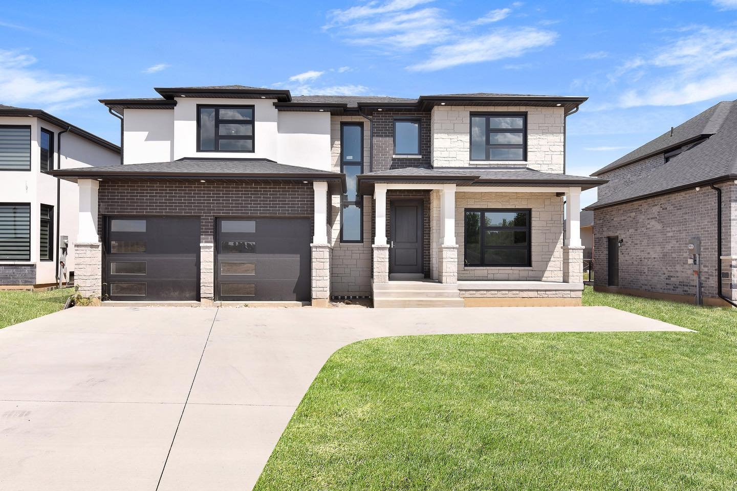 Congratulations to the owners of this elegant contemporary home! 🤝🏼🍾
.
.
.
.
.
.
#sleimanhomes #homes #luxury #quality #ontario #amherstburg #kitchen #island #shower #fireplace #bathroom #soakertub #customerrailing #interior #exterior #decor #uni