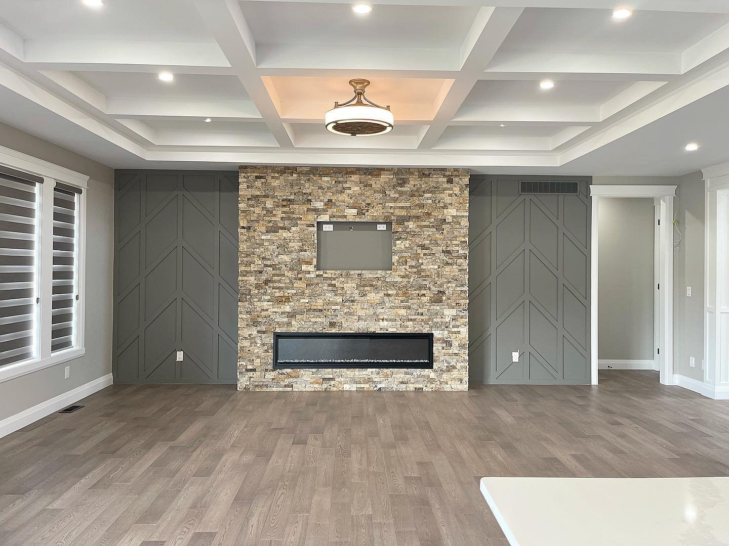 Our new model home in Kingsville Ontario. 🔥 Come and visit us and check out this gorgeous living room and kitchen.
.
.
.
.
.
.
.
.
#homes #sleimanhomes #luxuryhome #qualityhomes #quality #windsorontario #ontario #construction #windsorhomes #tecumse