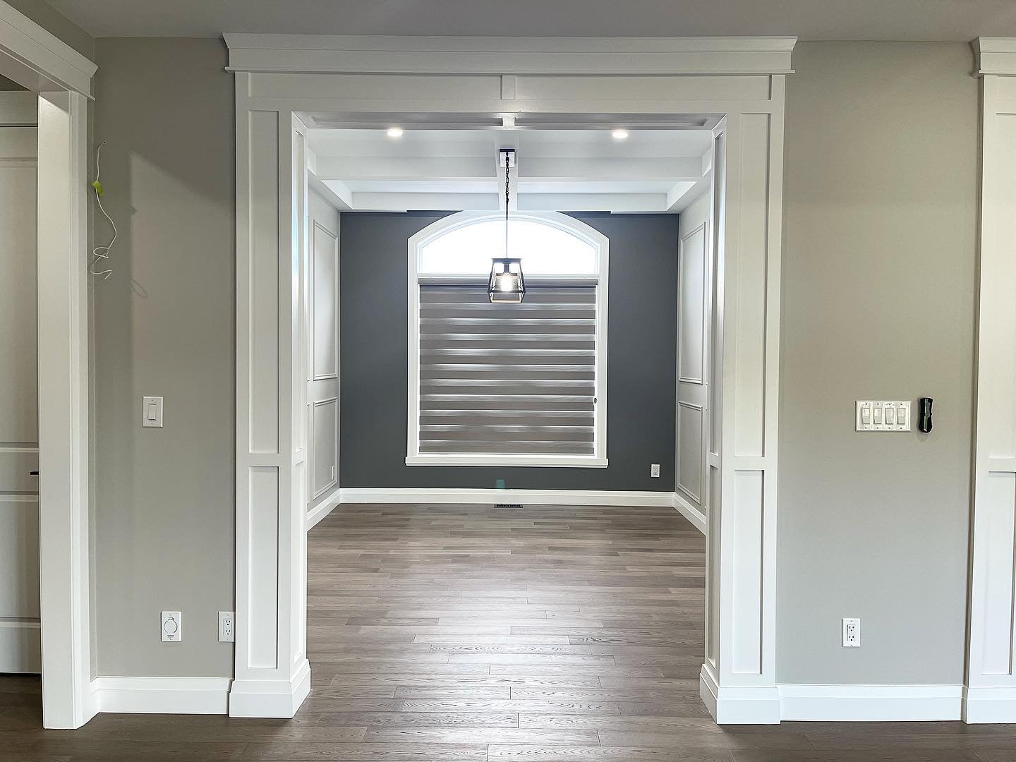 Some additional detailing in the ceiling and the walls for this dining room. ☺️
.
.
.
.
.
.
.
.
#homes #sleimanhomes #luxuryhome #qualityhomes #quality #windsorontario #ontario #construction #windsorhomes #tecumsehontario #kitchen #bathroom #interior