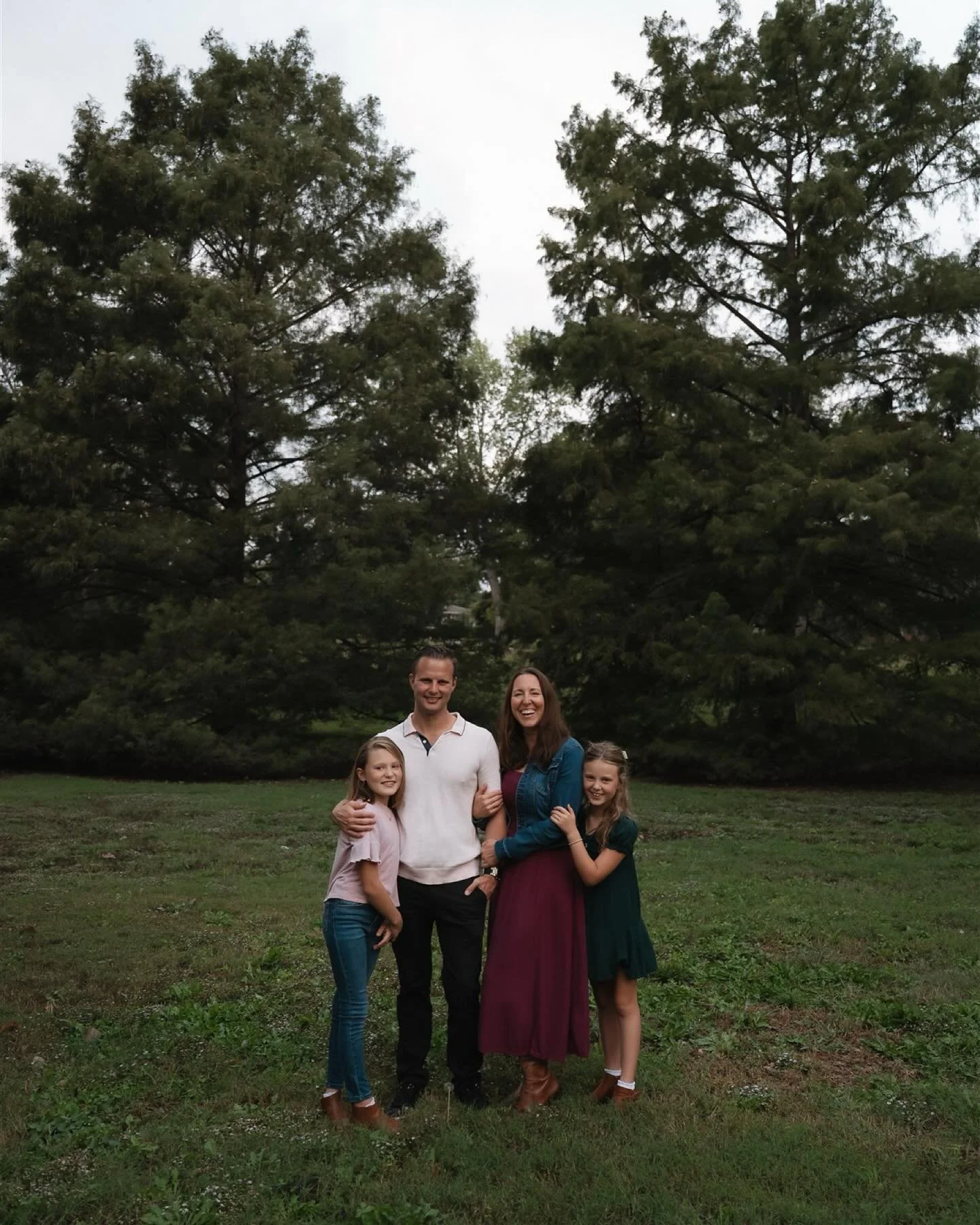 Proof that overcast days can still be dreamy. The Unruhs bring light 🤍🤍🤍

#KansasFamilyPhotographer #WichitaKansasPhotographer #FamilyPhotographer #KansasPhotographer #WichitaPhotographer #FamilyPhotography