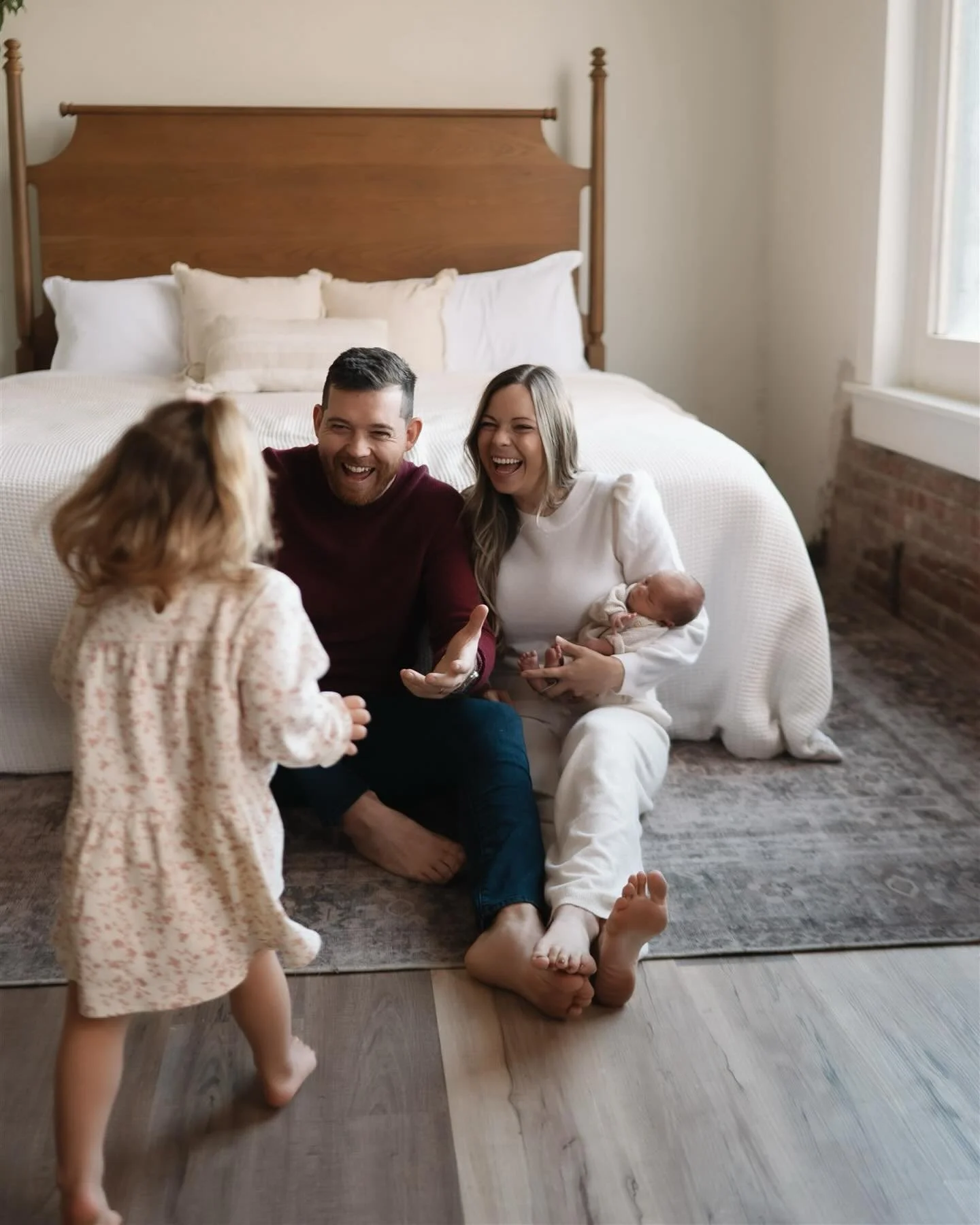 Even in a studio, my newborn sessions stay lifestyle focused with real connection, lots of family moments (emphasis on the siblings!), and every tiny detail of your new baby captured in the most natural way. &hearts;️

#NewbornPhotography #WichitaKsP