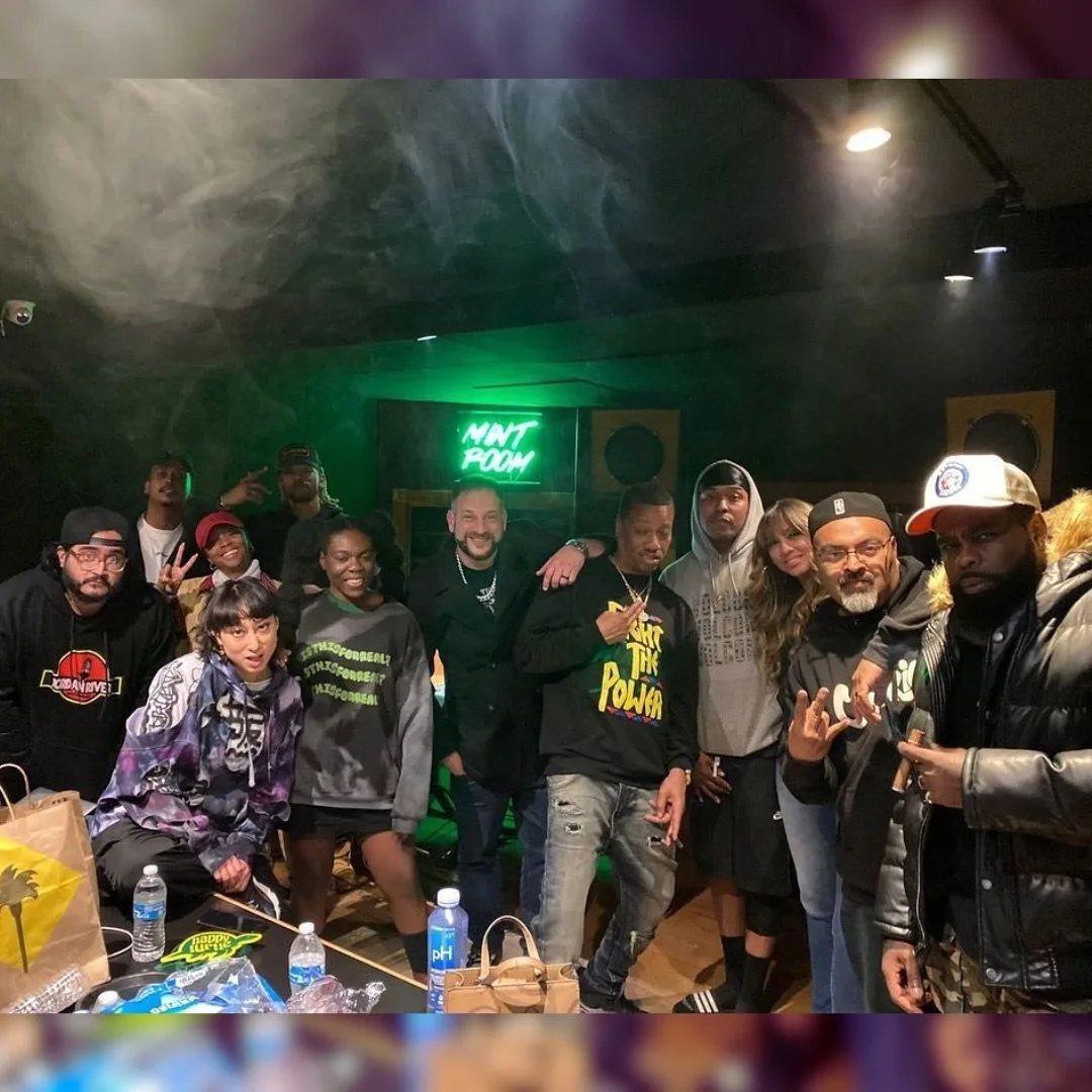 Celebrating the success of @thegodrakim latest album God&rsquo;s Network: Reb7rth! 

I&rsquo;m honored to be on the track LOVE IS THE MESSAGE with w/ @thegodrakim x @nipseyhussle x @planetasiamedallions x @louiiking x @snoopdogg x Sally Green @getthi