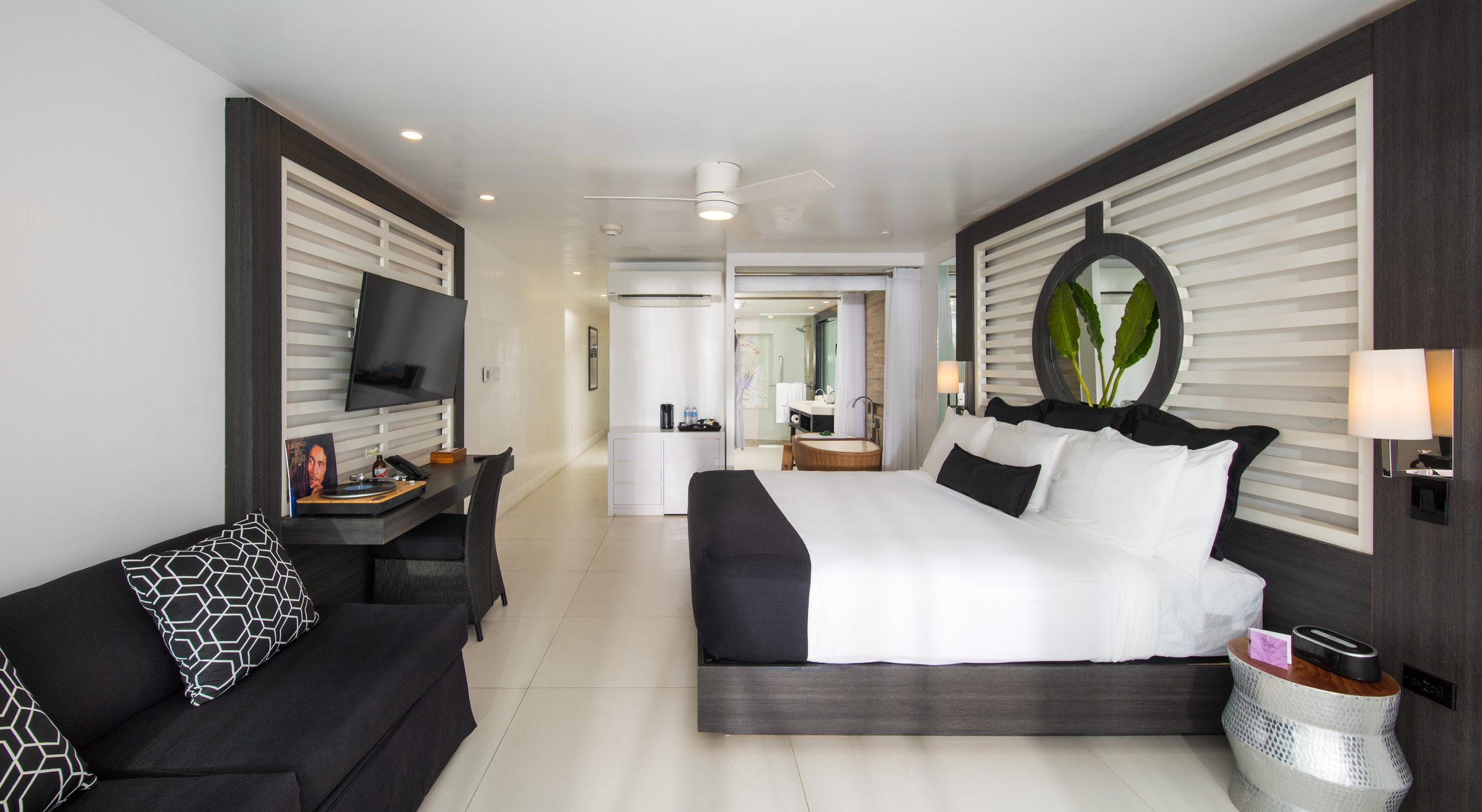 Junior Suite King Looking In.jpg