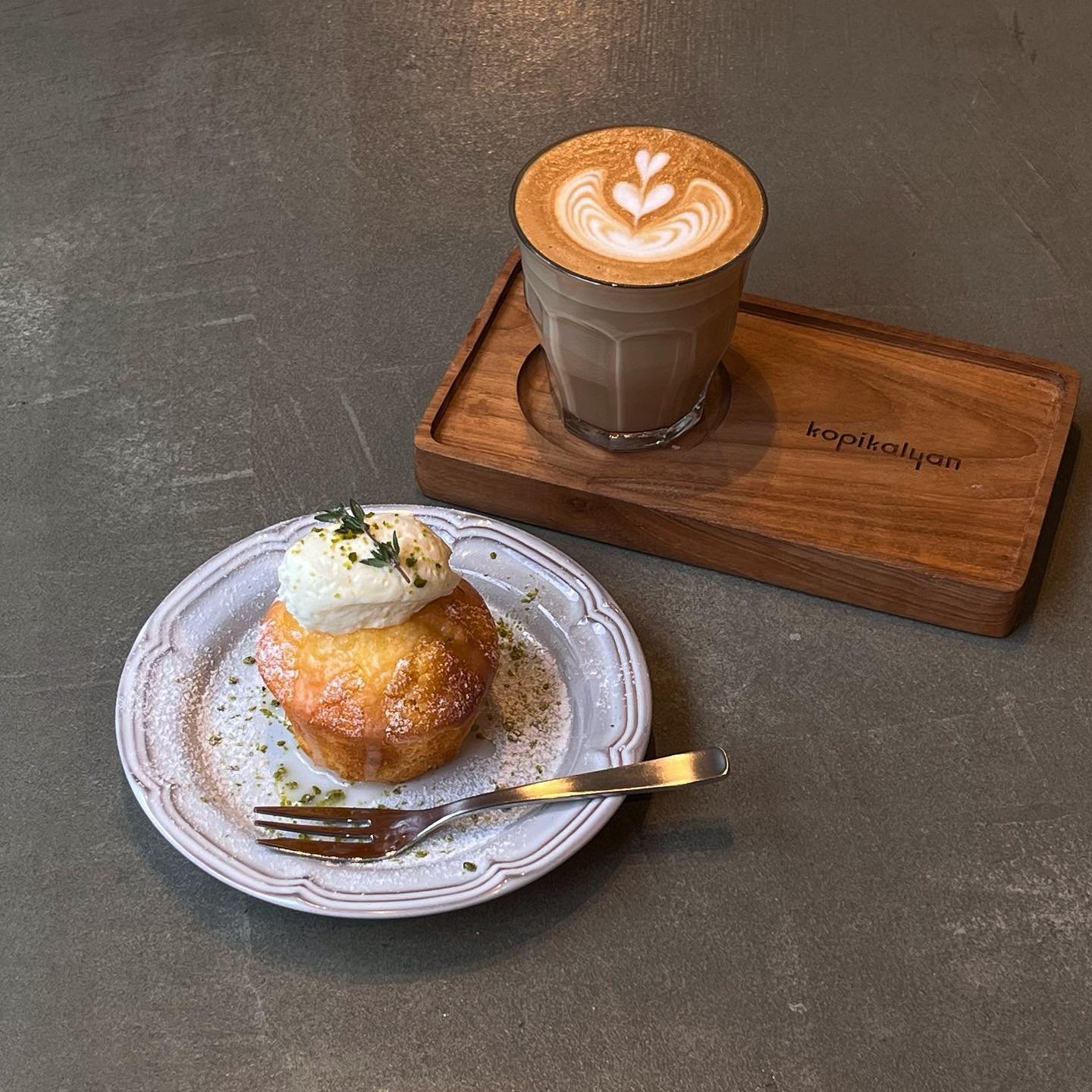 Halo!Semuanya!

温かいドリンクと一緒に焼き菓子いかがですか☕️🧁
 

#kopikalyan #コピカリアン 
#kopikalyantokyo #コピカリアン東京
#halongopiyuk  #コーヒー飲もうよ
#原宿カフェ#渋谷カフェ#表参道カフェ