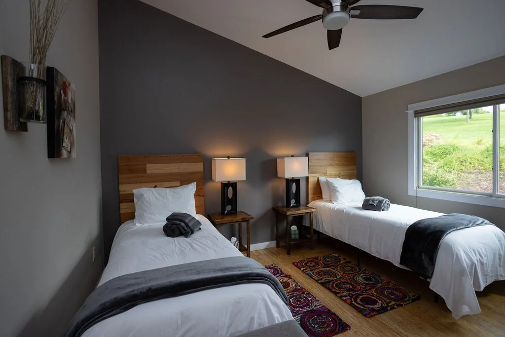 Shared Twin Room with En-Suite Bath
