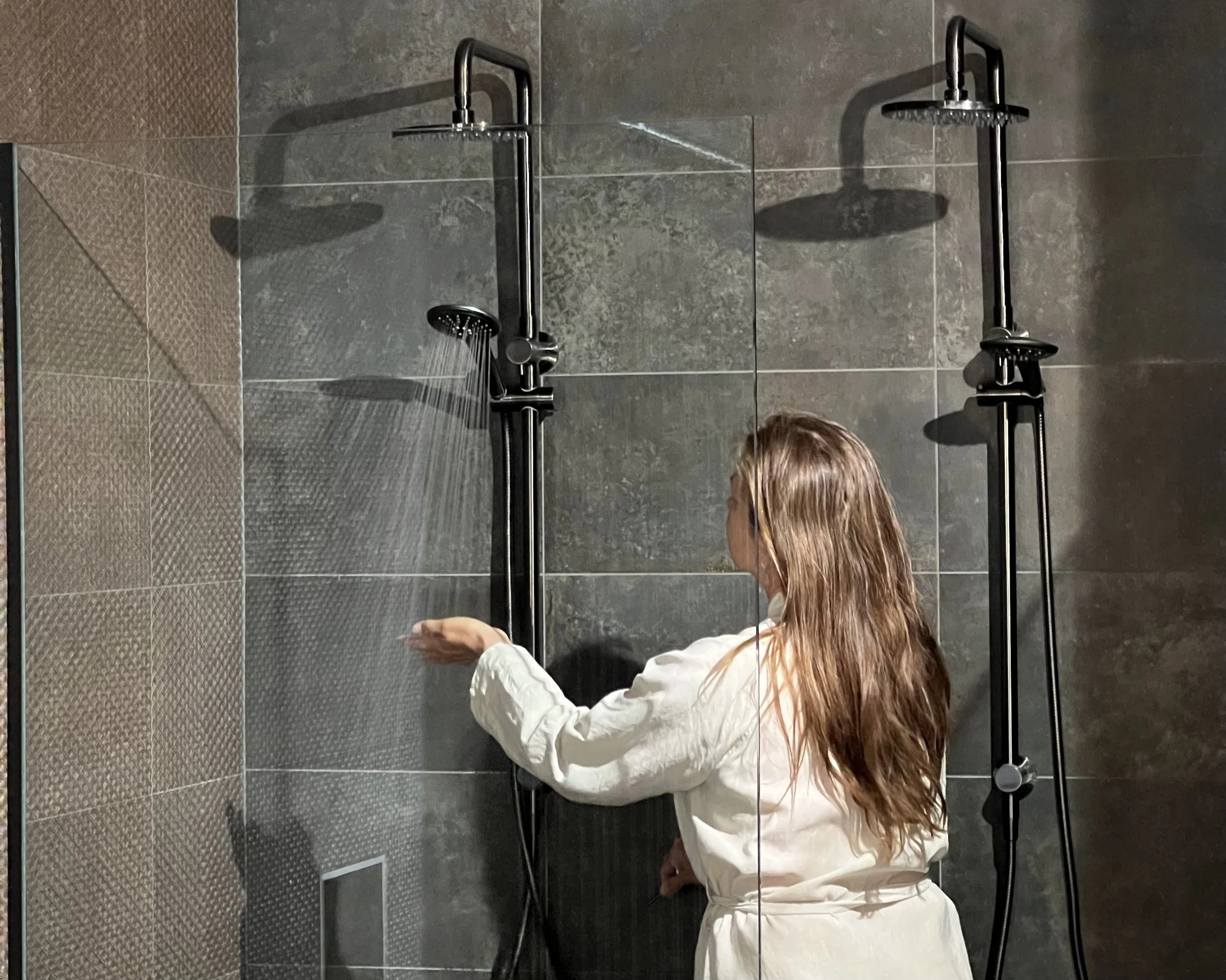 Double Shower at The Landing Warrnambool