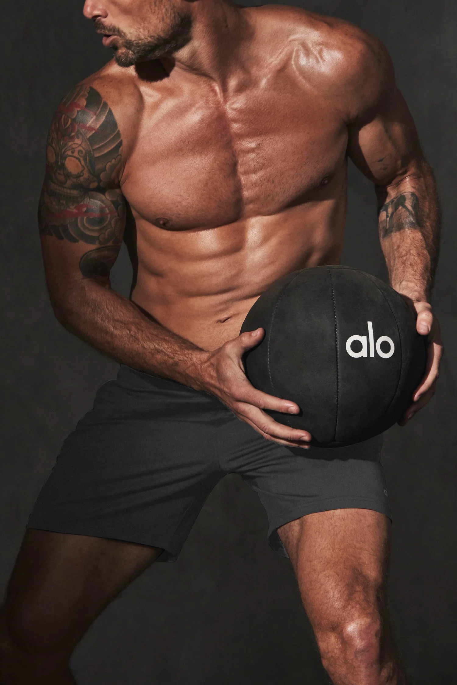 SaraKim_AloYoga_MensSummerFitness2023_8.jfif