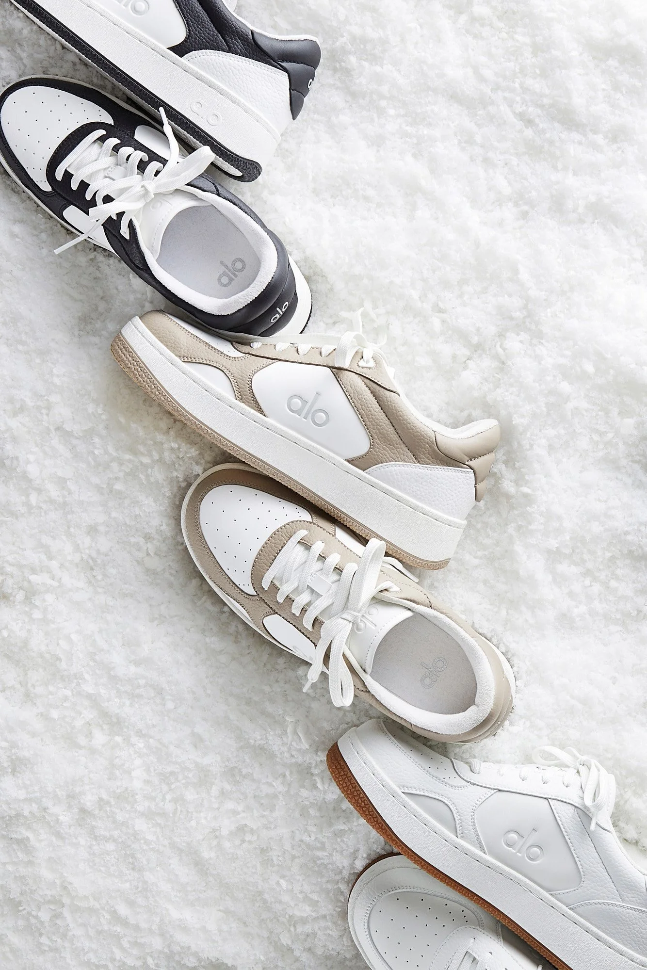 SaraKim_AloYoga_GiftingHoliday_23.jfif