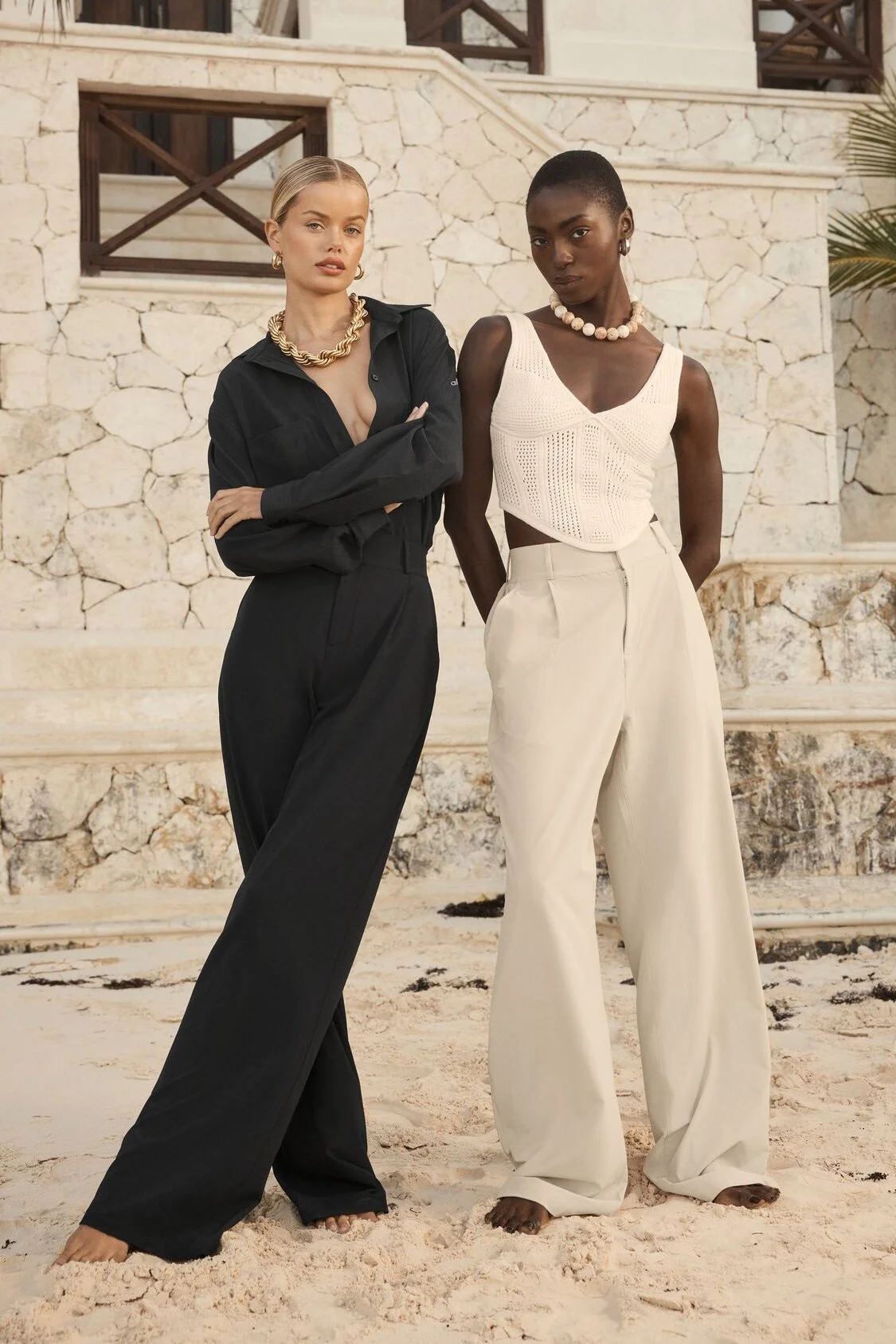 SaraKim_AloYoga_VacationEdit_12.jfif