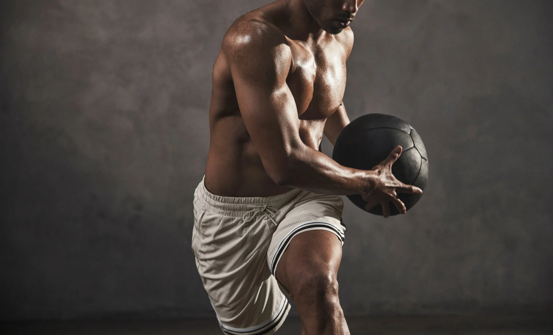 SaraKim_AloYoga_MensSummerFitness2023_1.jfif