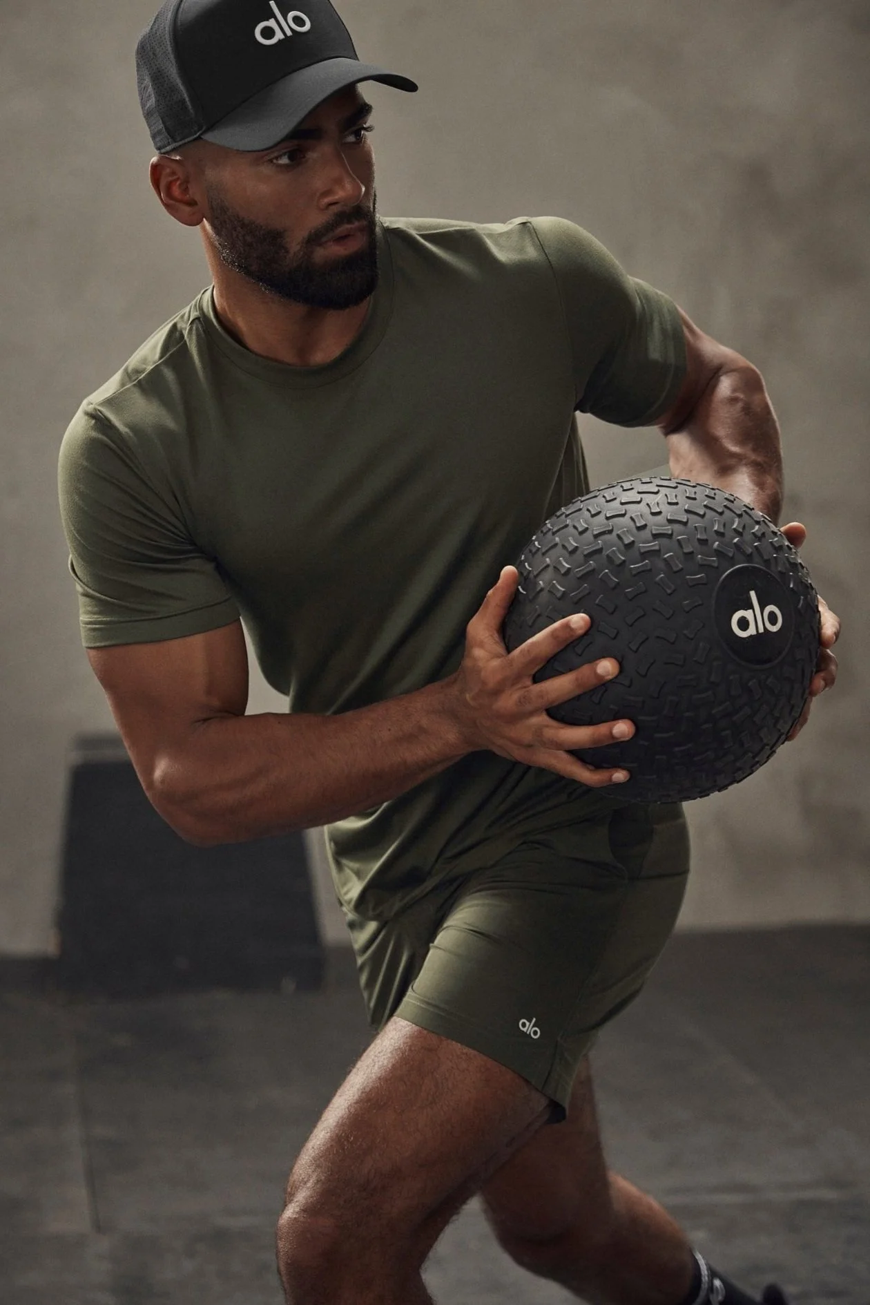 SaraKim_AloYoga_MensFallCampaign2023_04.jfif