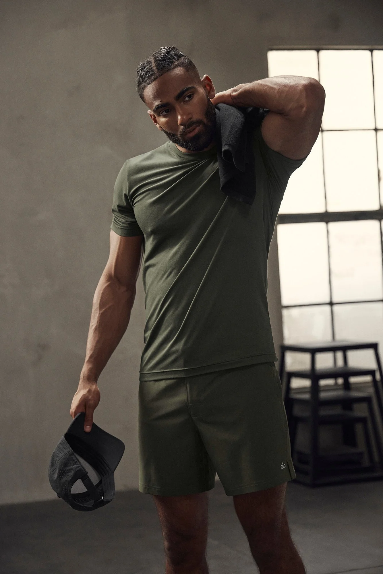 SaraKim_AloYoga_MensFallCampaign2023_06.jfif