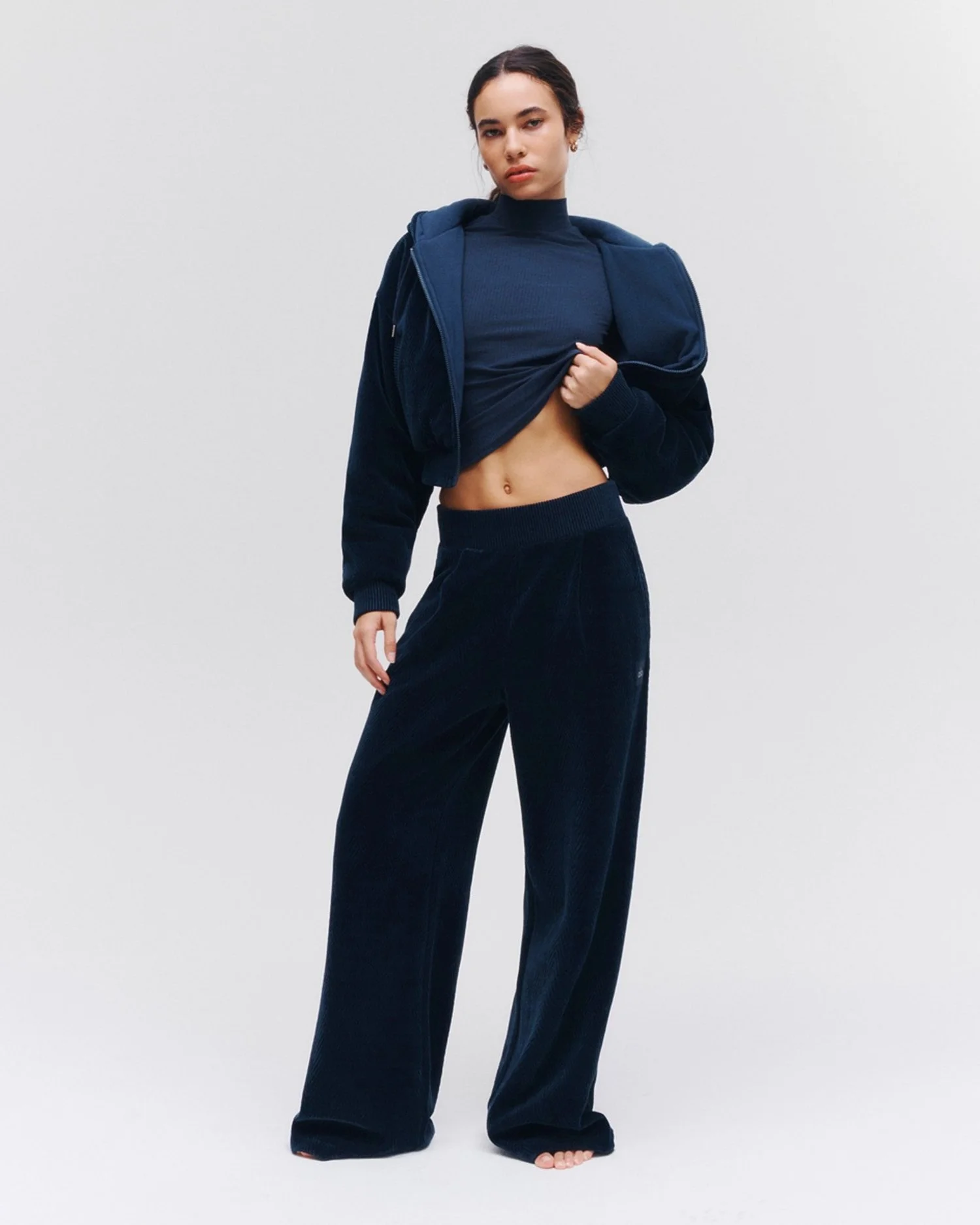 SaraKim_AloYoga_BridgeCampaign_04.jfif