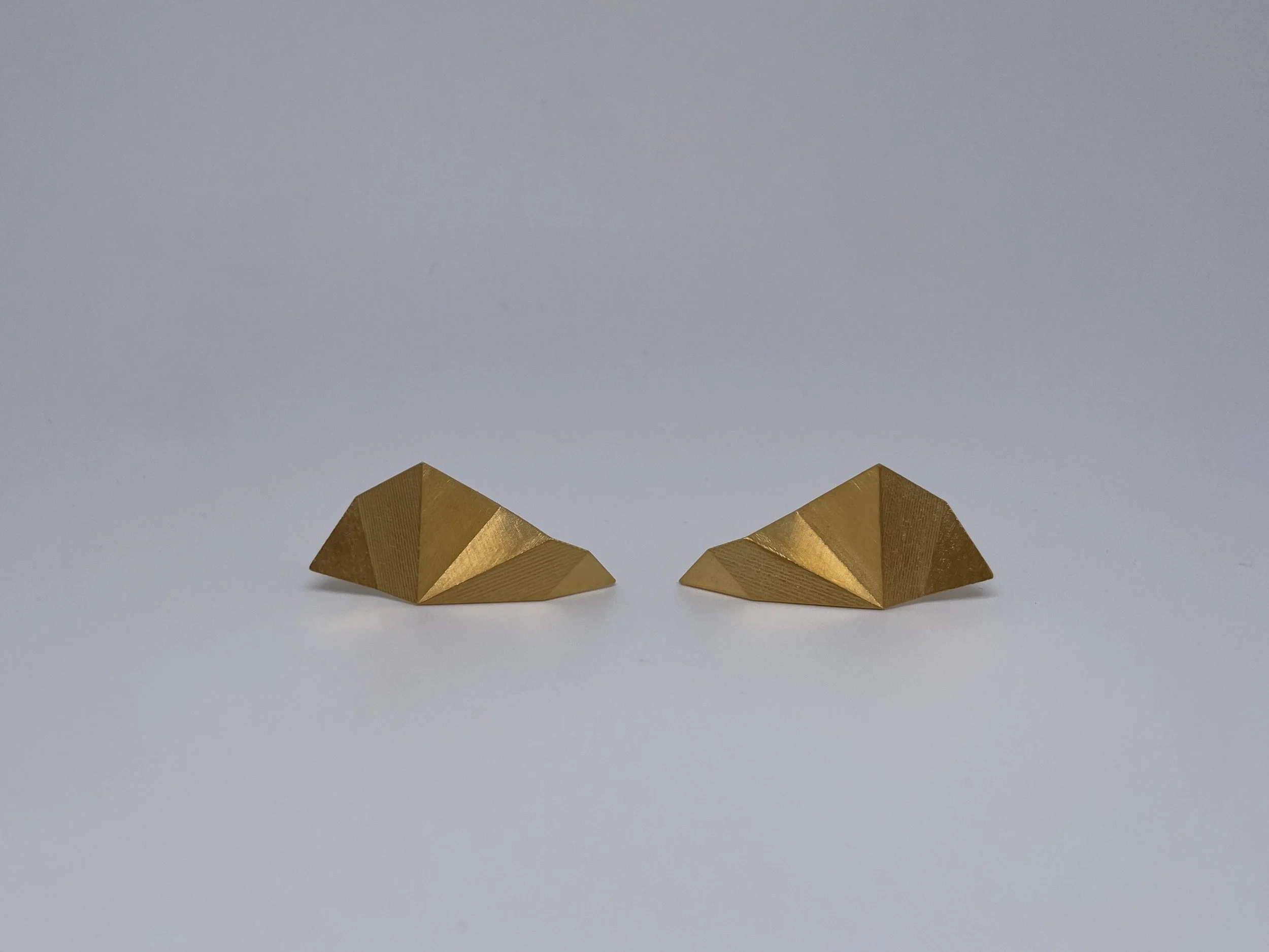 Elisabeth Eigenthaler_Folded Leaves earrings_goldplated silver_03.jpg