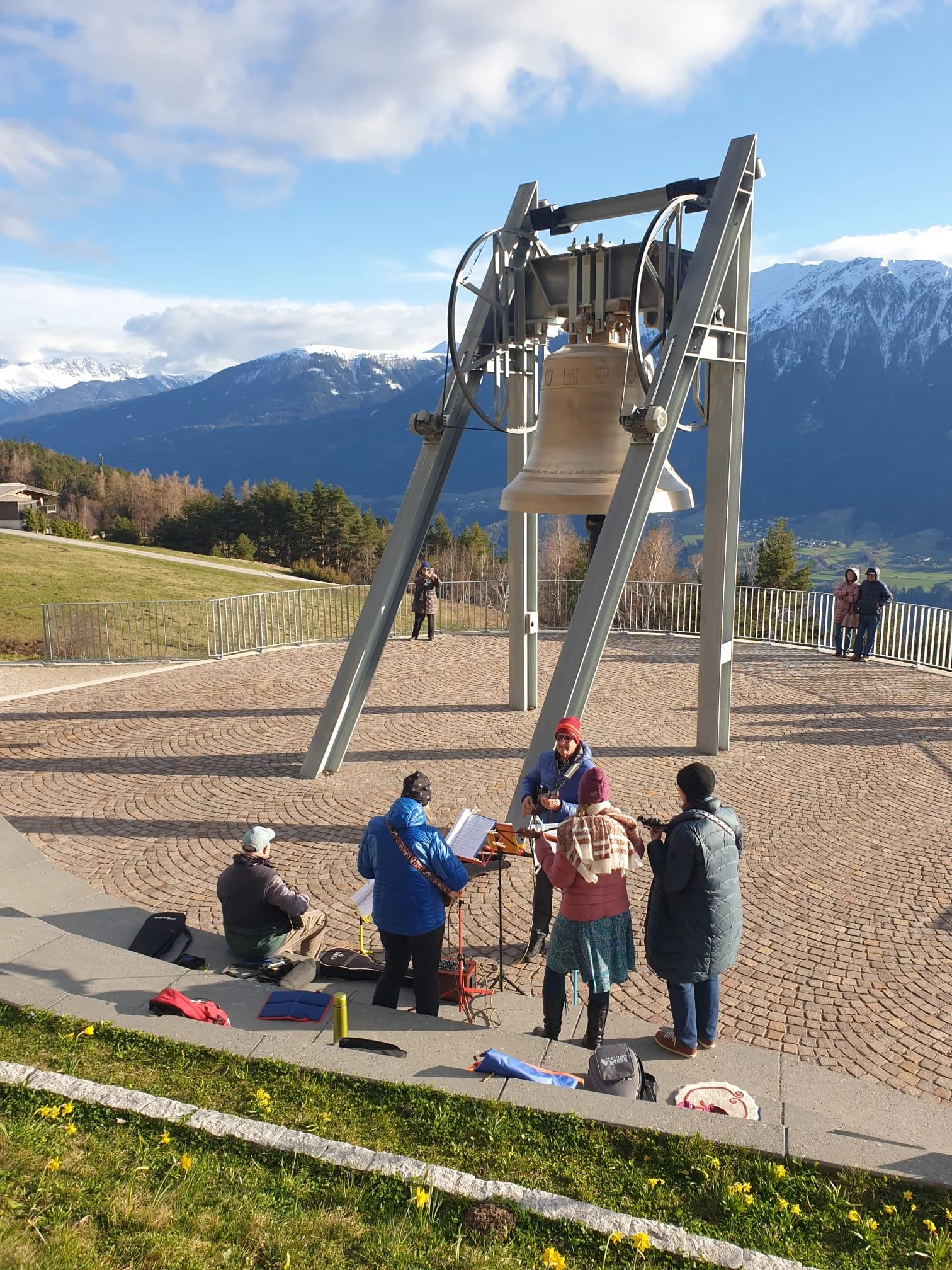 Friedensglocke Mösern - Ukulele Spielplatz