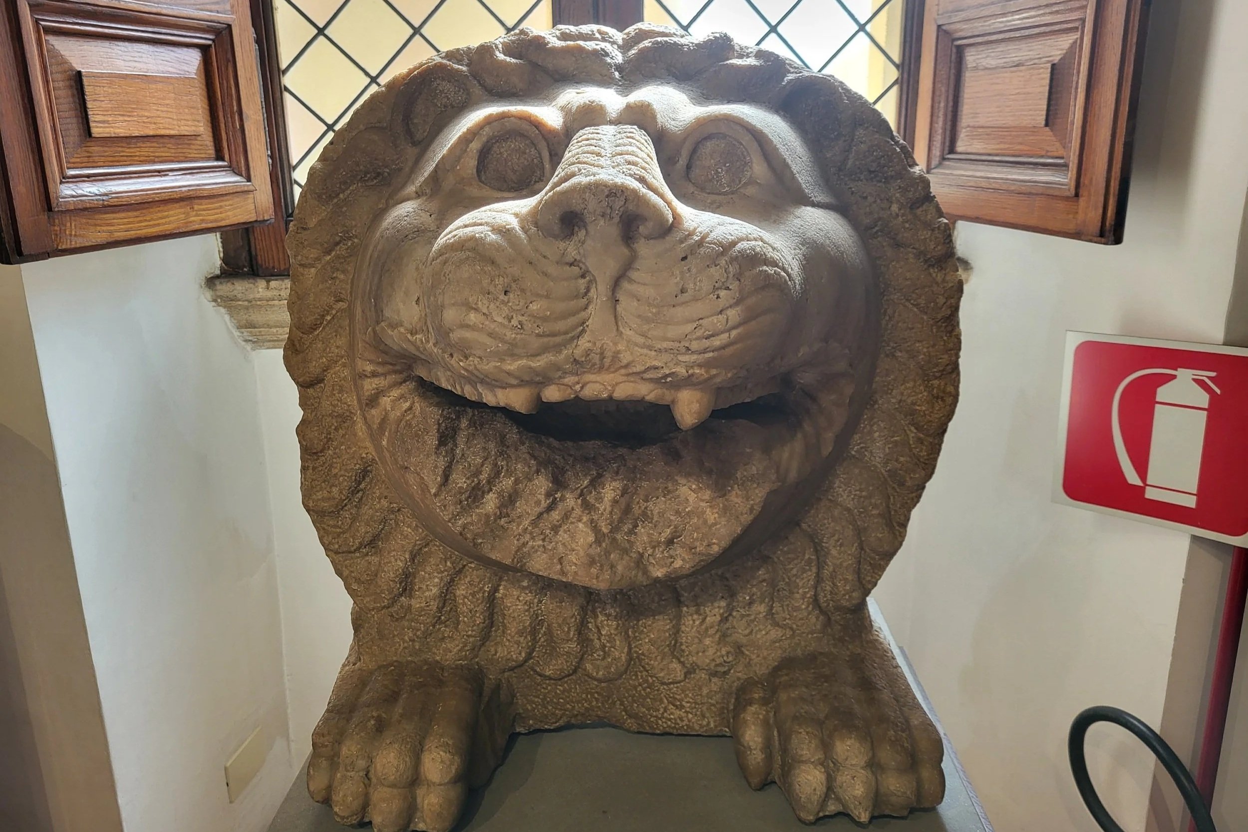 Lion statue at Museo di Scultura Antica Giovanni Barracco