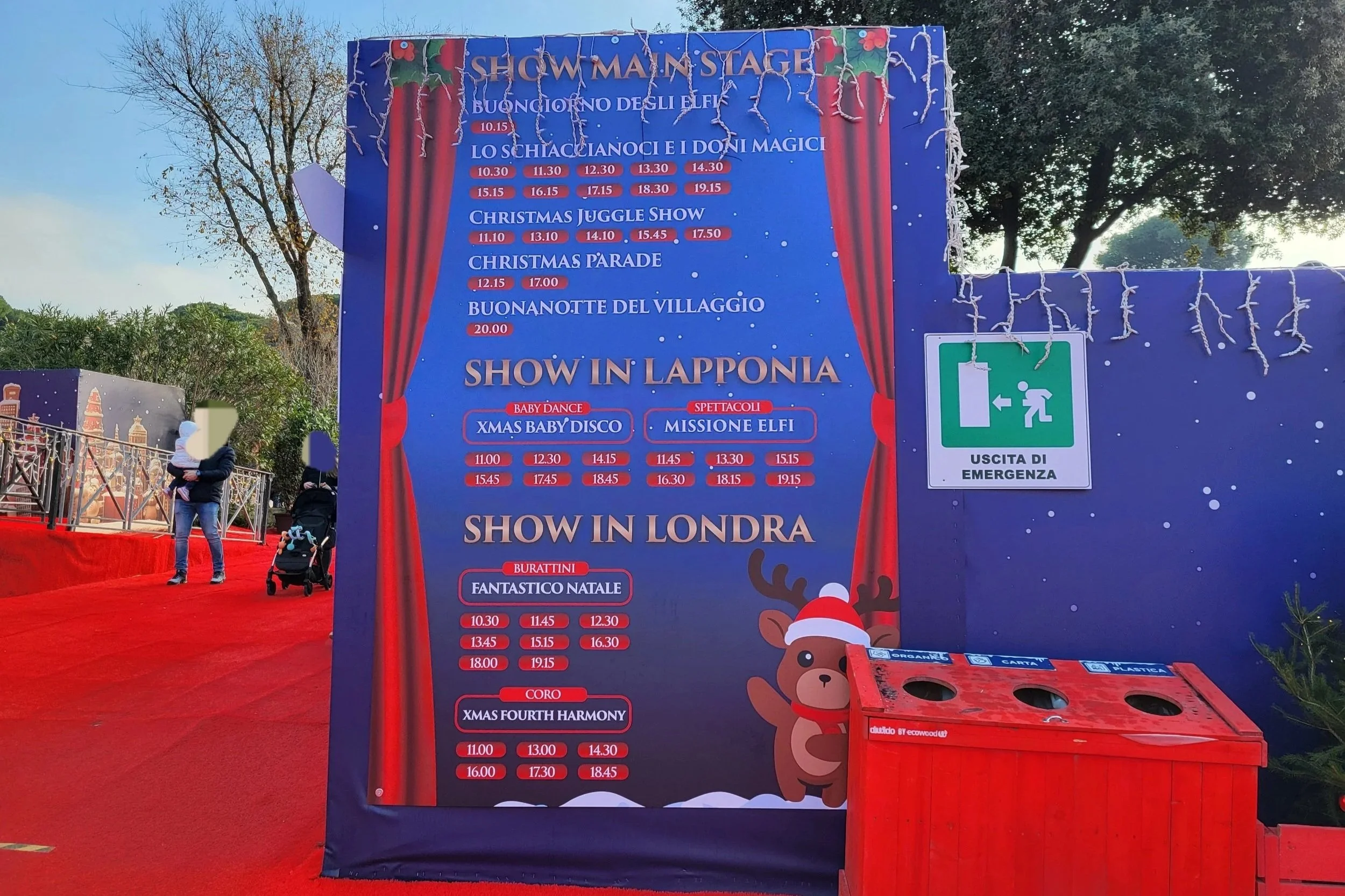 The program at Christmas World in Rome with the hours of all the shows