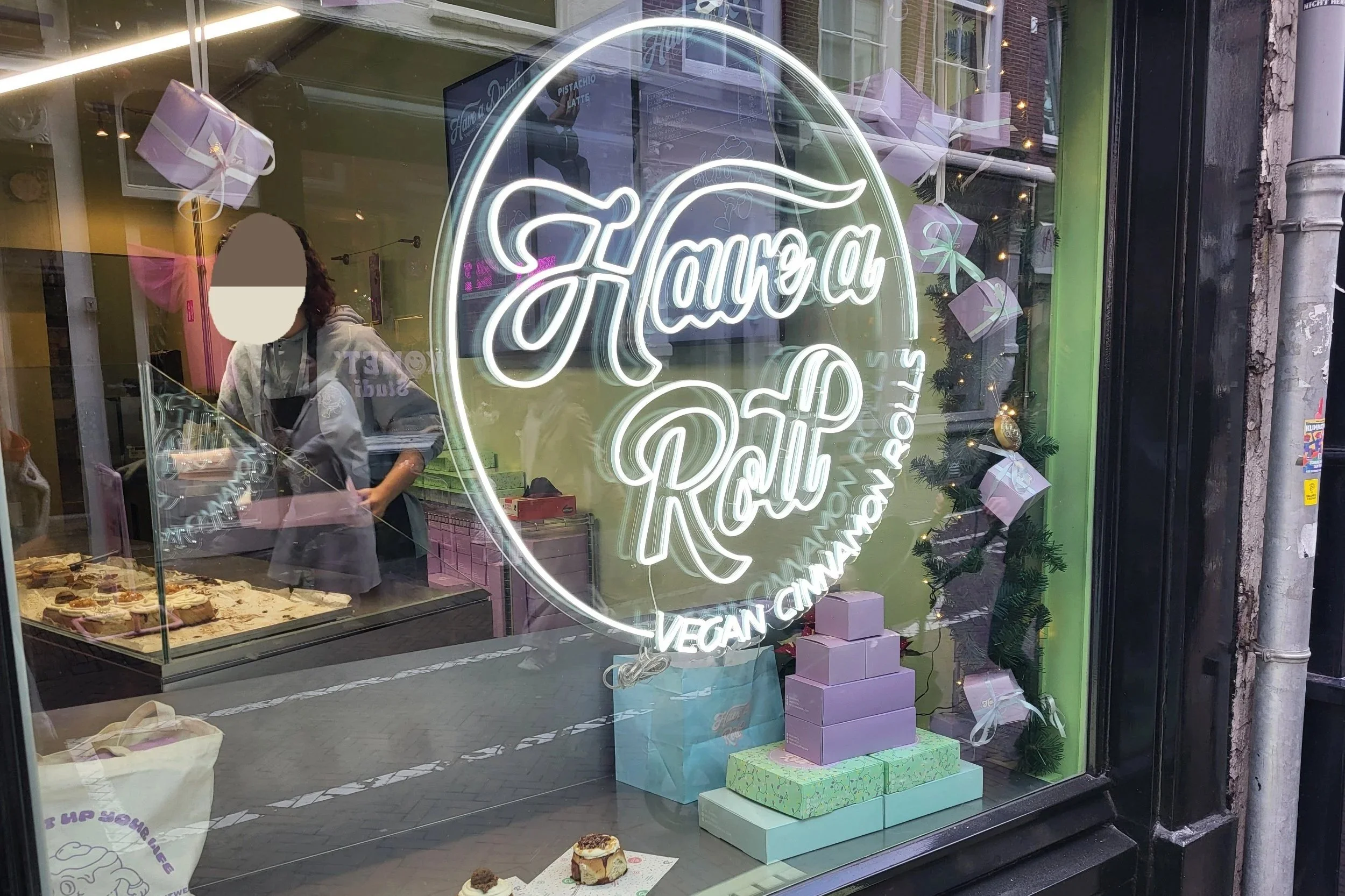 Window of Have a Roll. Vegan cinnamon rolls in Utrecht