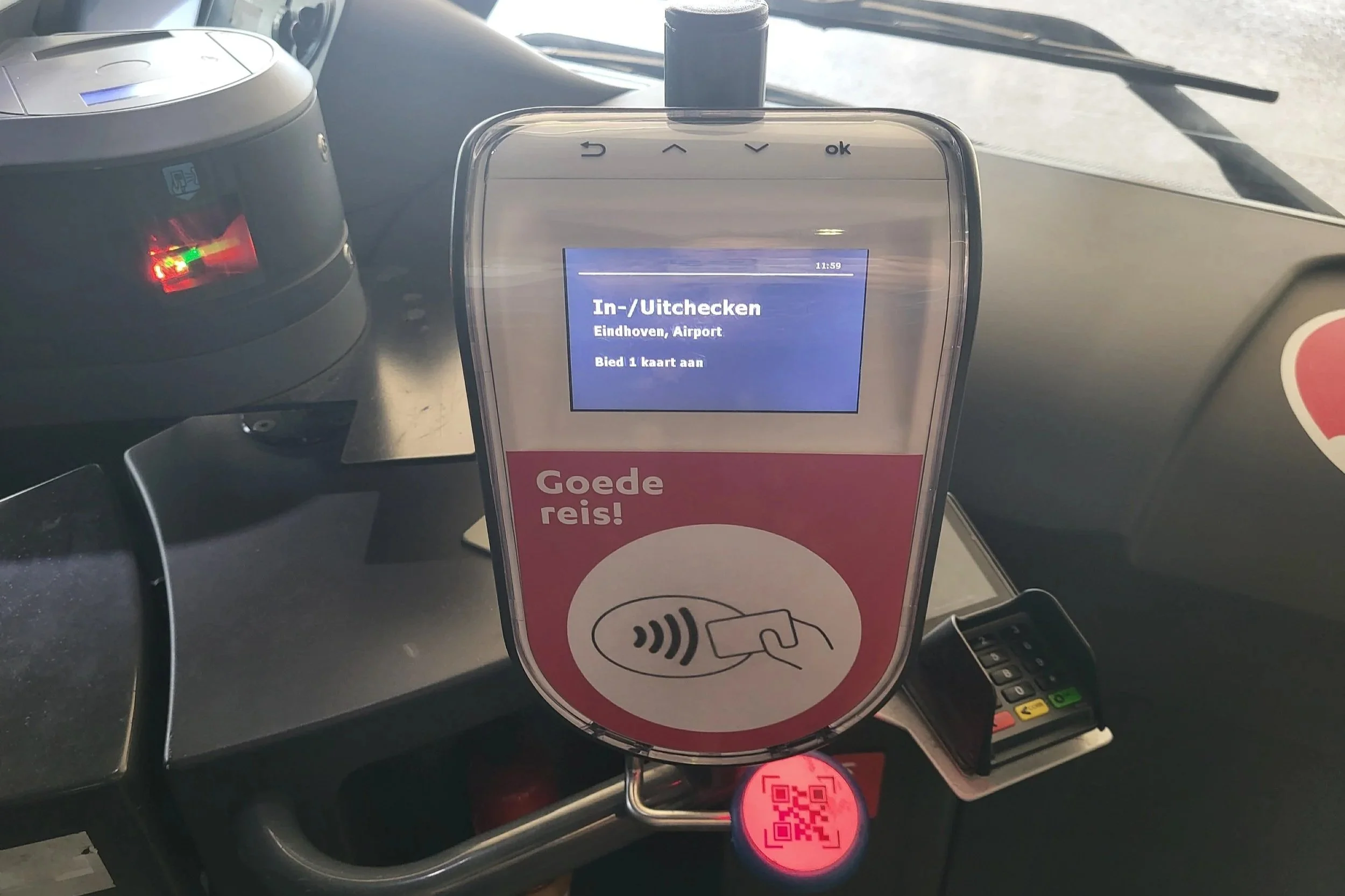 Check in machine bus Eindhoven