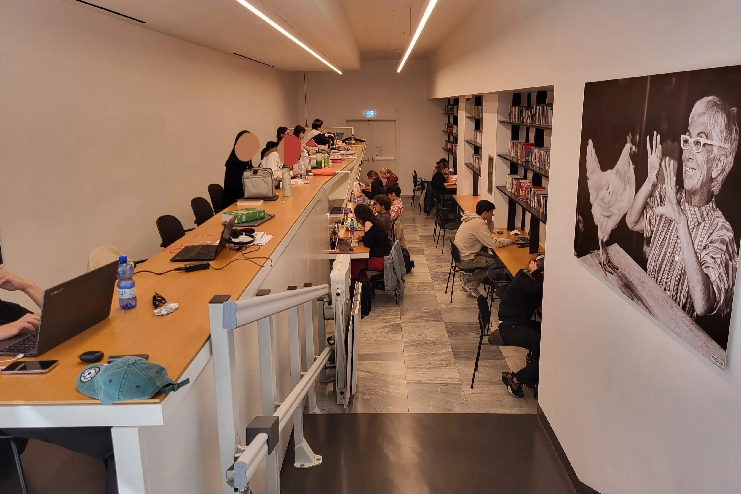 Picture of the study room inside Cinema Troisi