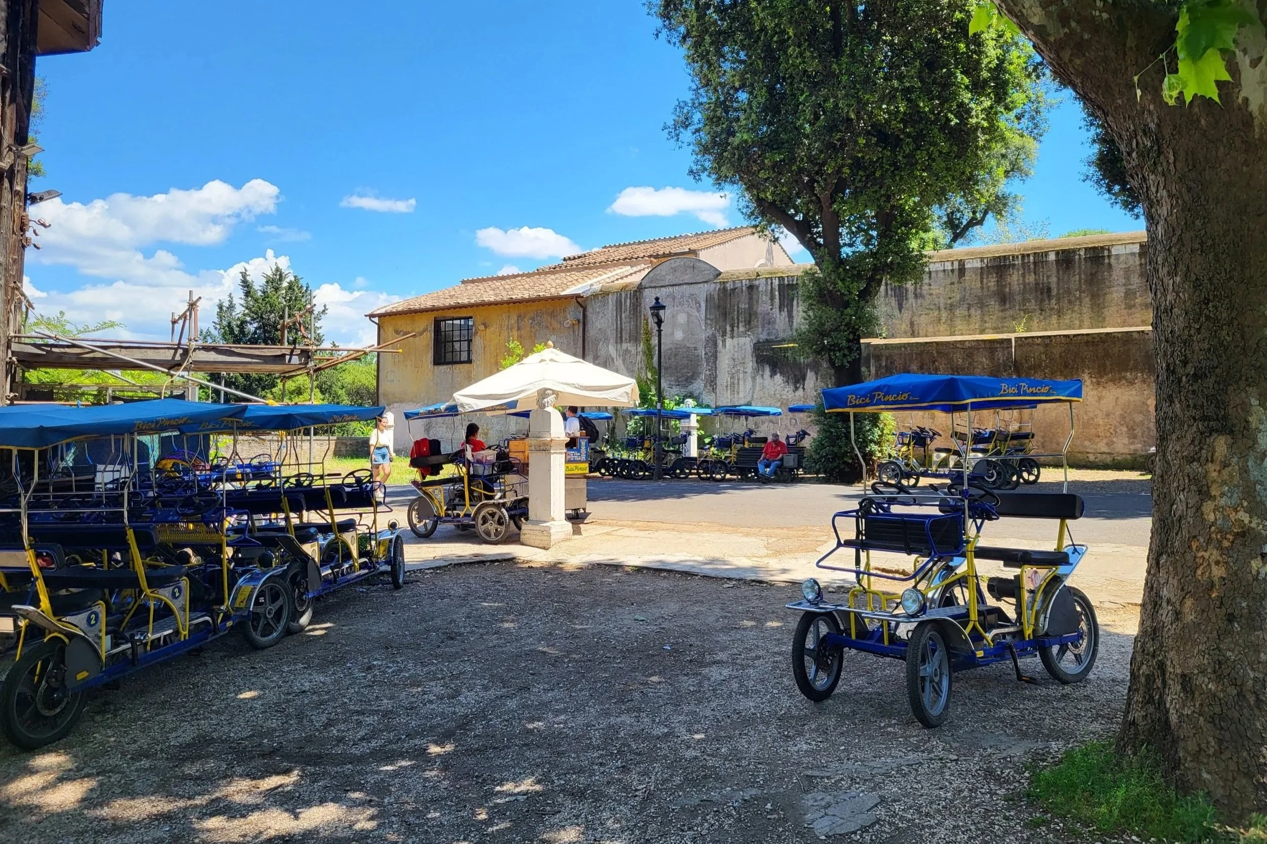 Cart rental in Villa Borghese
