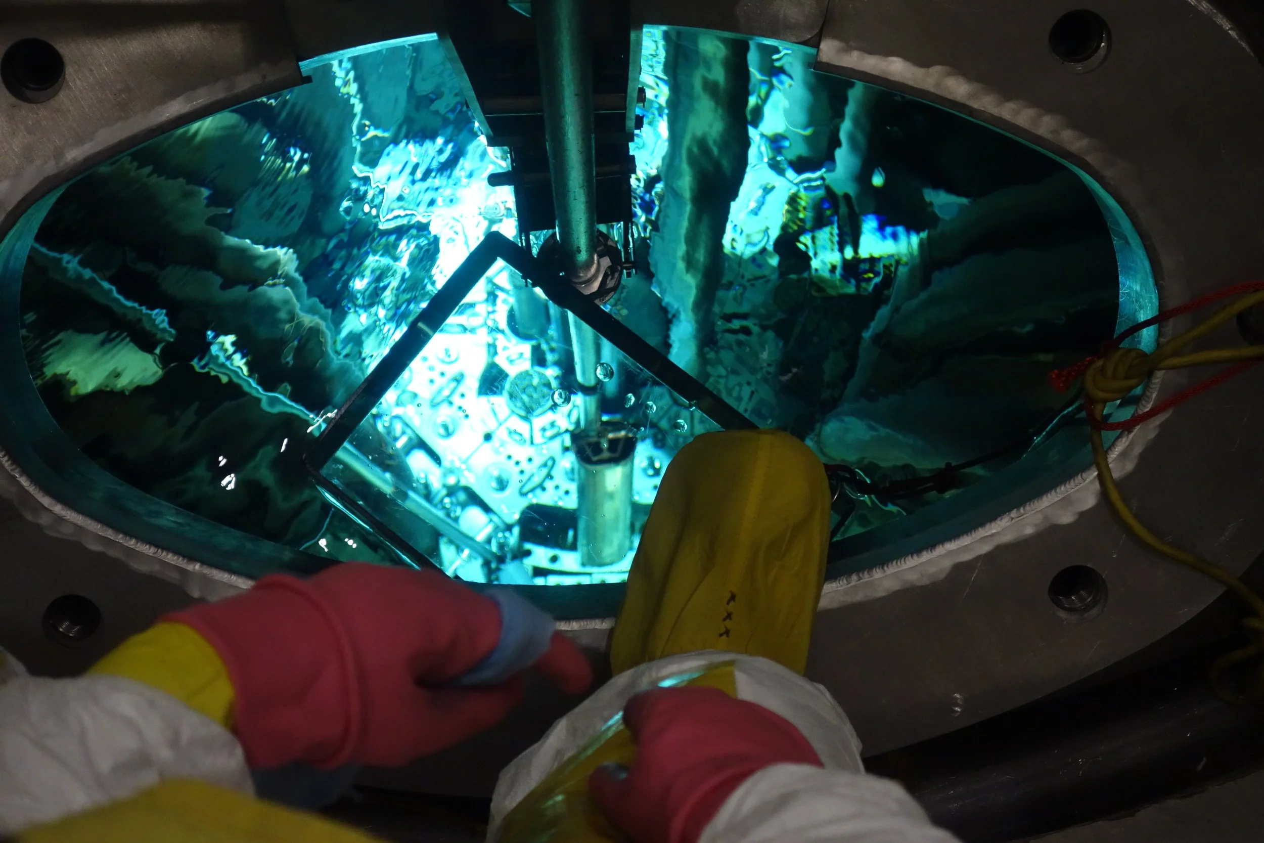 LEU Tool Testing ATR Reactor Top (5).JPG