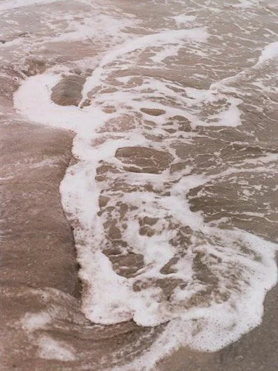 Ana Mendieta, Siluetas (1973-1978)

Ana Mendieta buries herself back into the Earth to return to the roots of her land and herself. Just like the coming and going of the waves, our existence flows in and out of the bigger body of water. 

&ldquo;My a