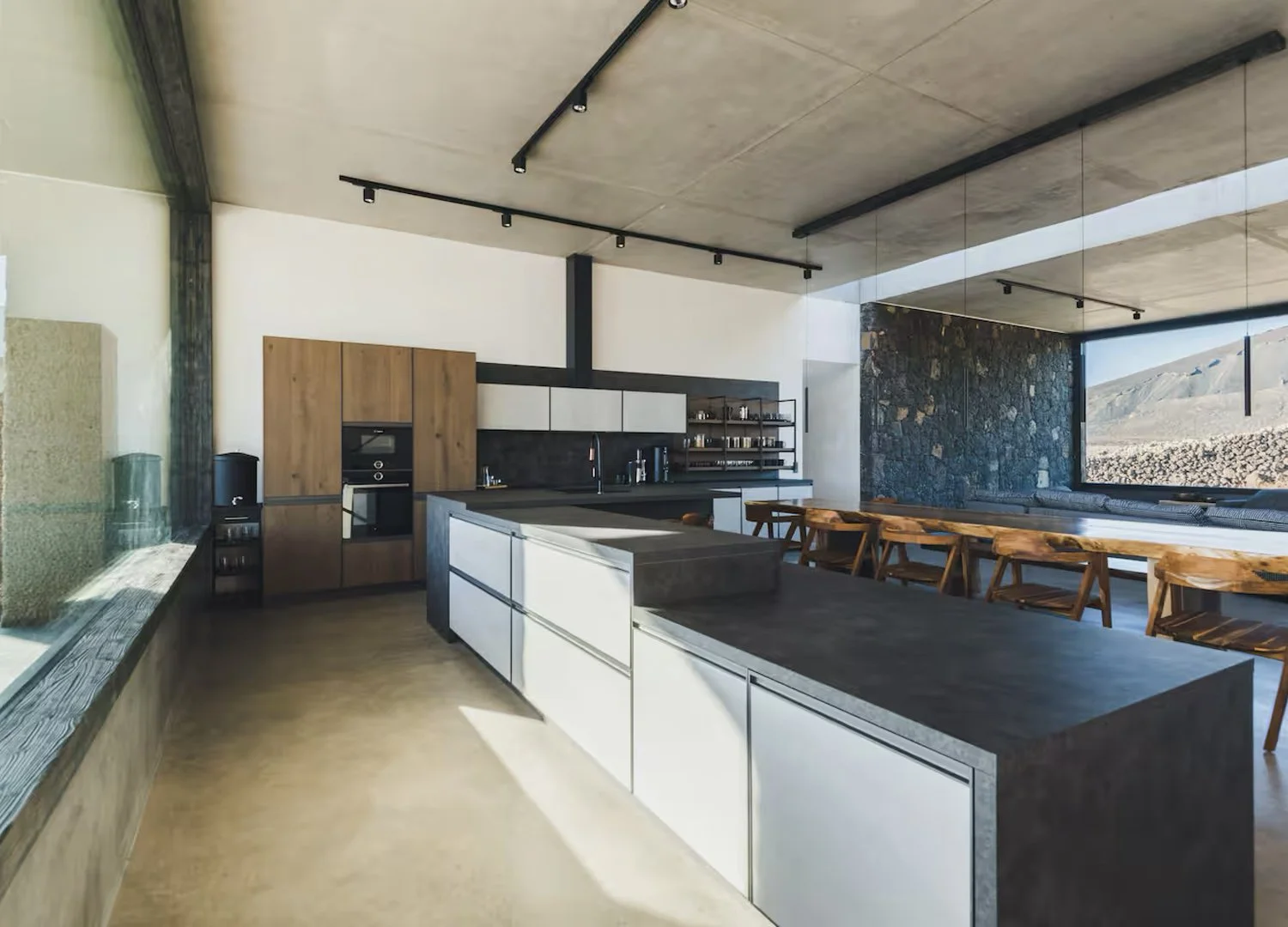 the ridge retreat living erea.jpg