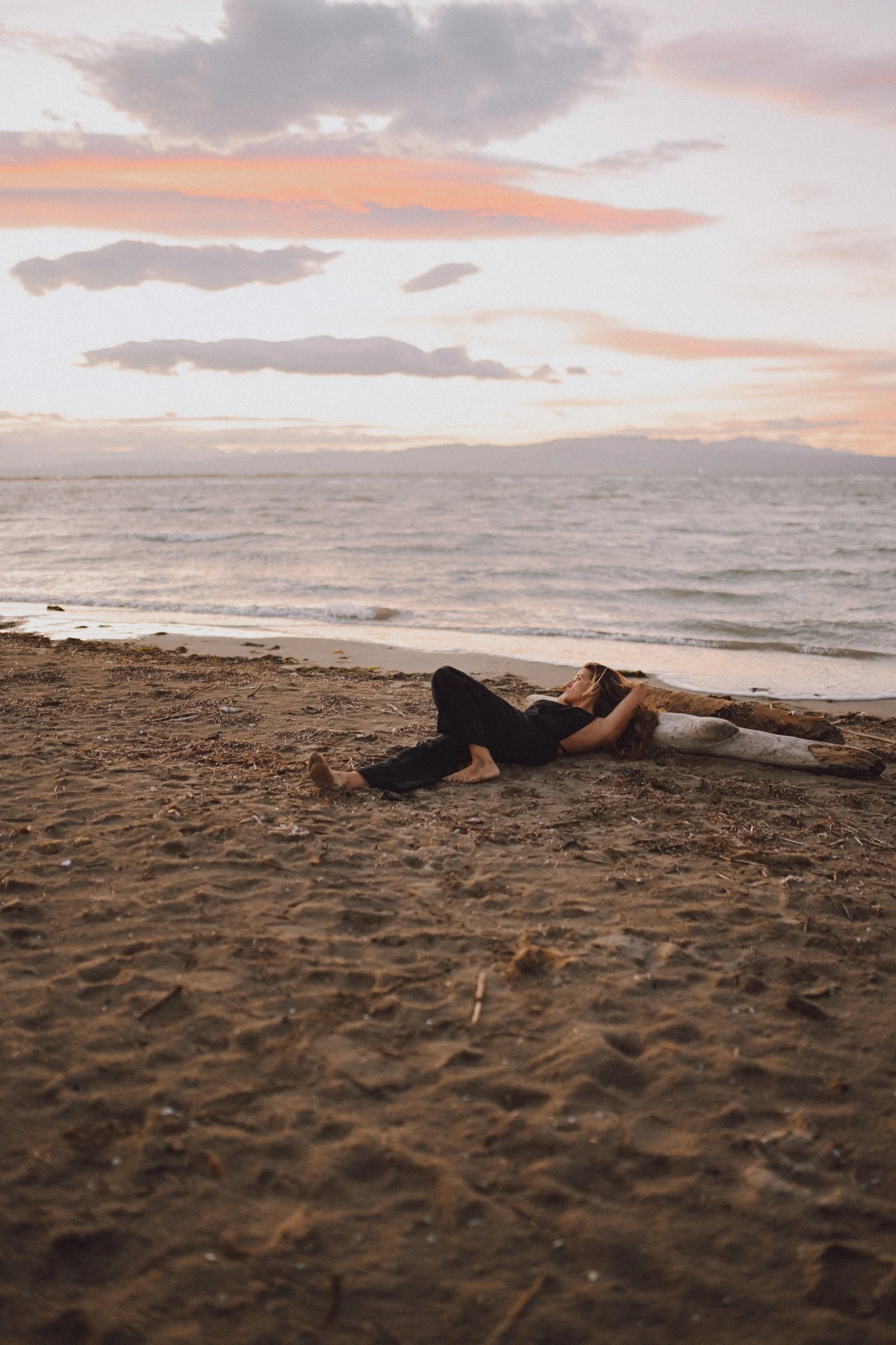Duerme Descansa Goza- joy of rest - yoga nidra - formación.jpg