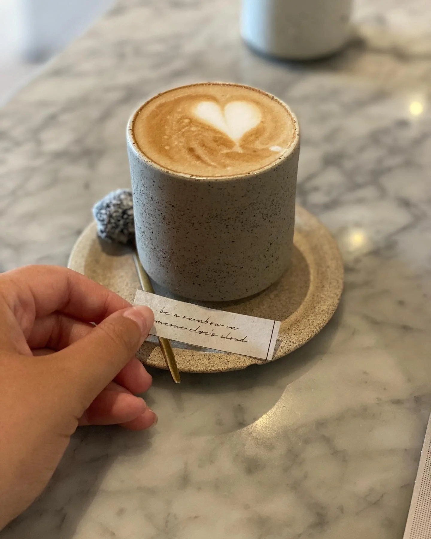 📢 Pomozte n&aacute;m sestavit dokonal&eacute; menu! ☕🍵

Jsme nad&scaron;en&iacute;, že již brzy pro V&aacute;s na Praze 10 otevřeme J&aacute;My &mdash; coffeeZEN kav&aacute;rnu, kde si rodiče mohou odpočinout, zat&iacute;mco si jejich děti hraj&iac
