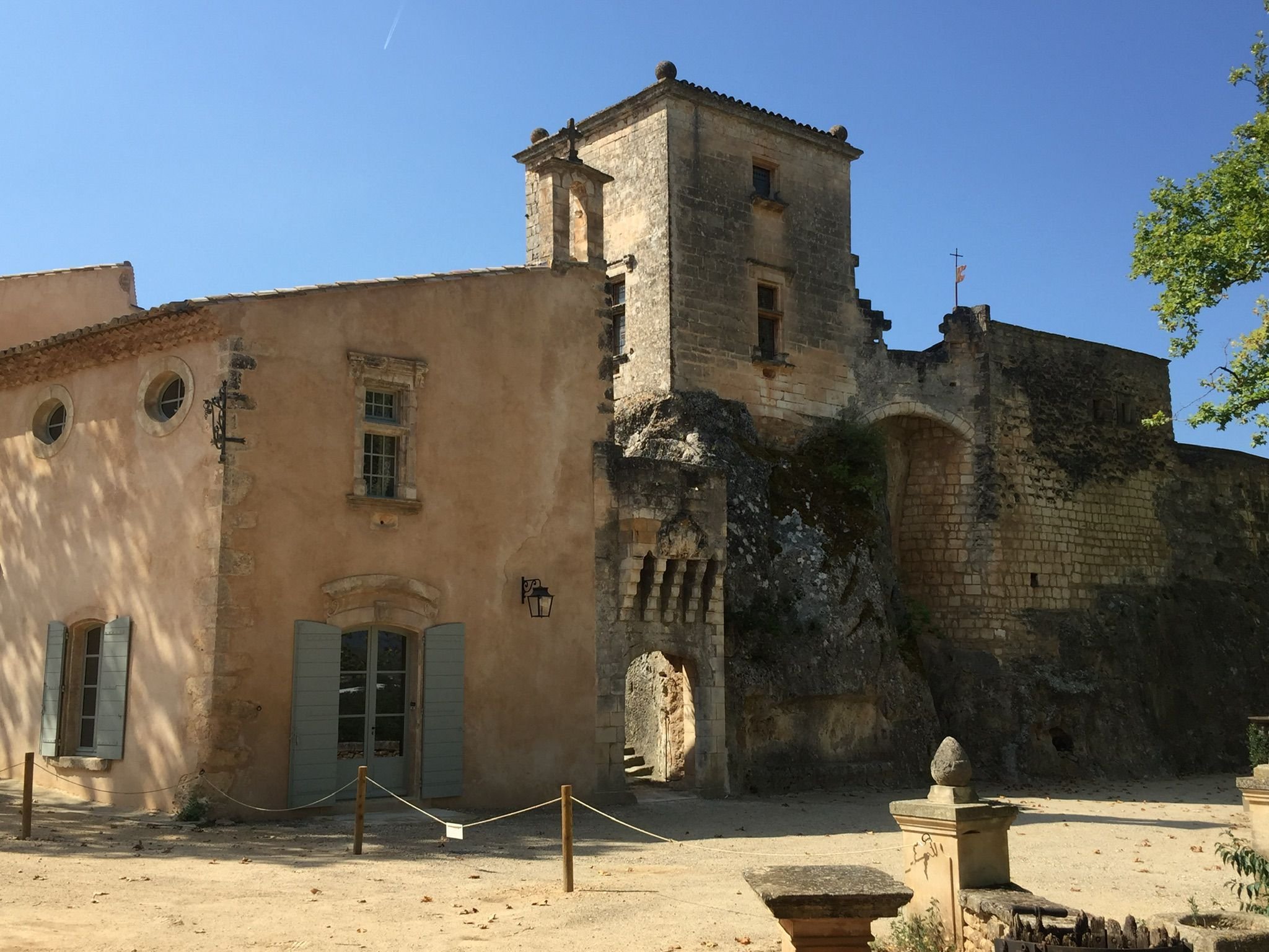 Bonnieux luxury rental facade outside