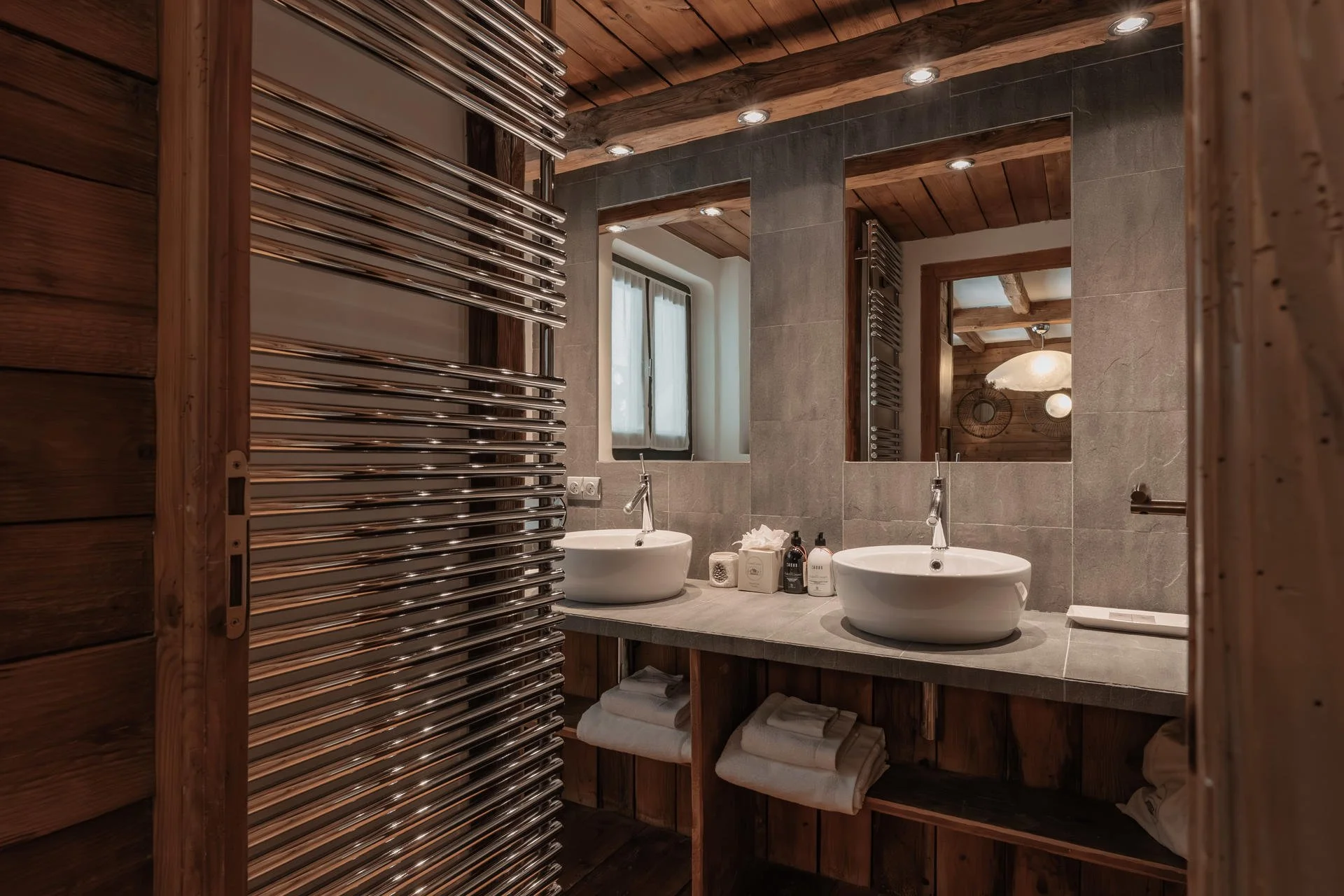 Luxury chalet in val d'isère bathroom