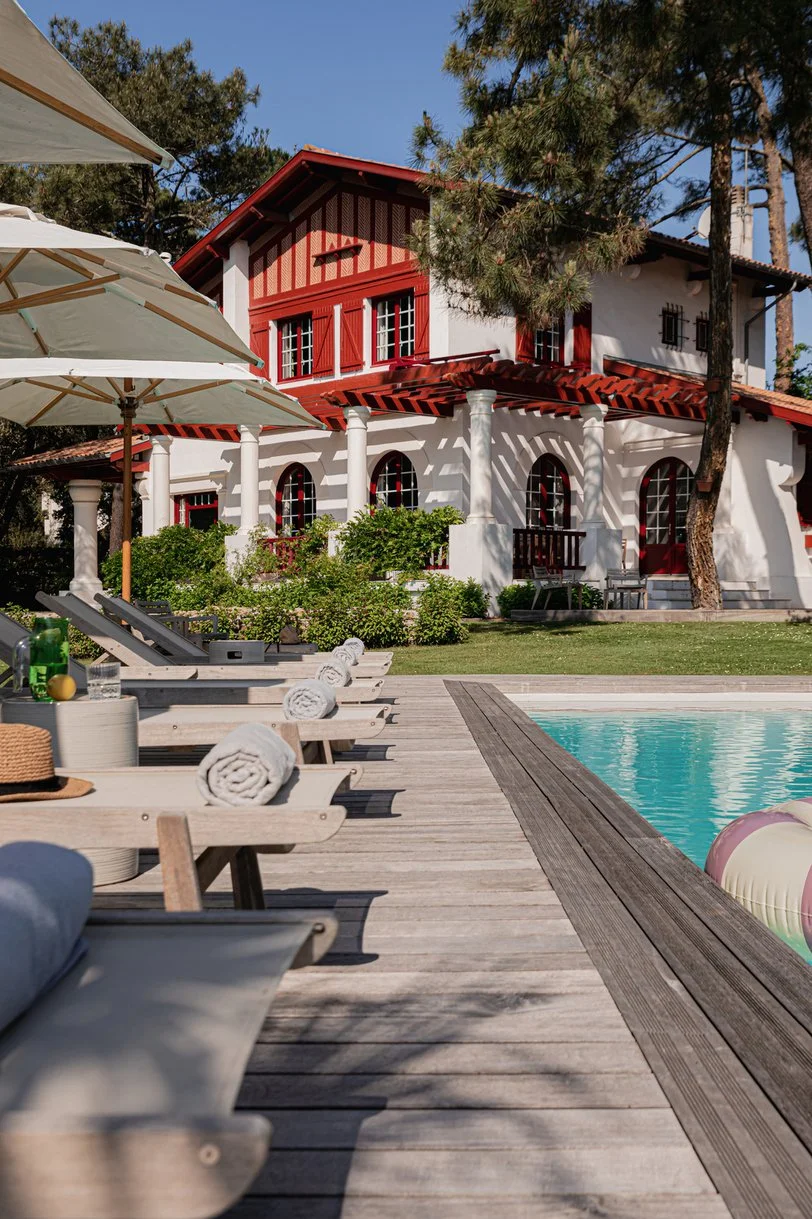 Luxury villa for rent in Hossegor outdoor pool