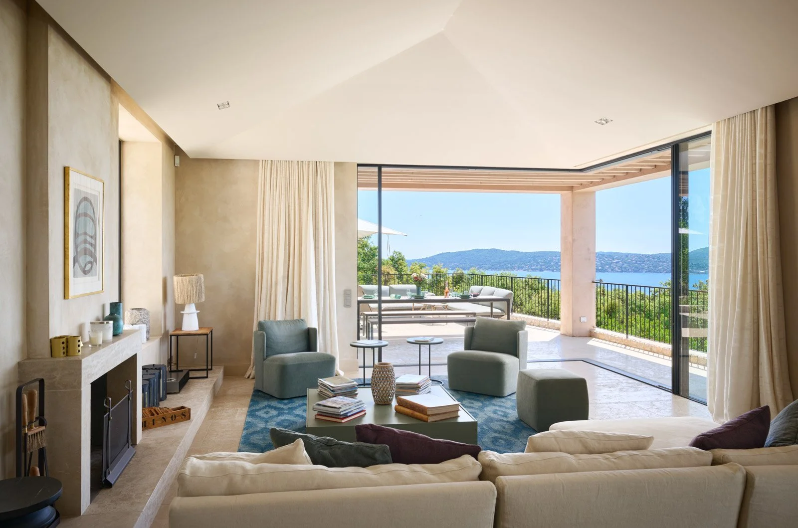 luxury incentive travel experiences lounge area