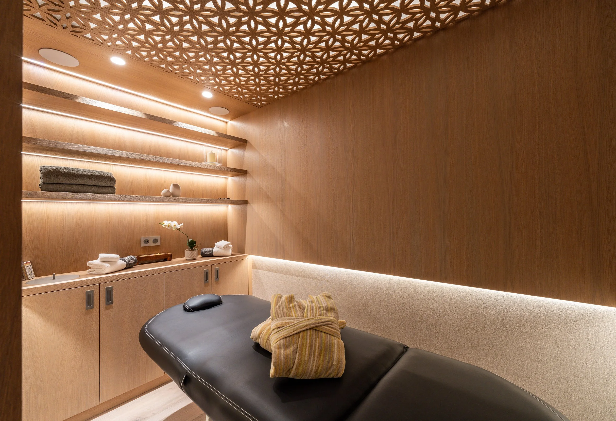 courchevel 1850 ecureuil luxury chalet massage room