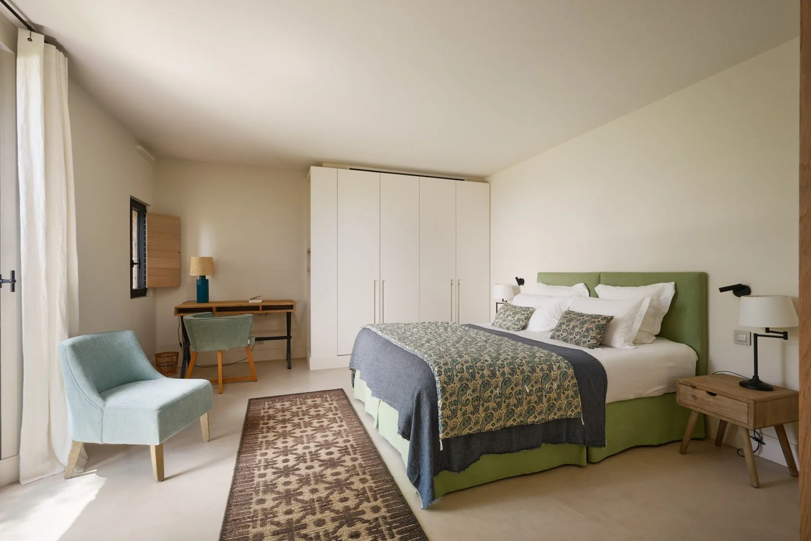 Luxury villa rental Beauvallon bedroom