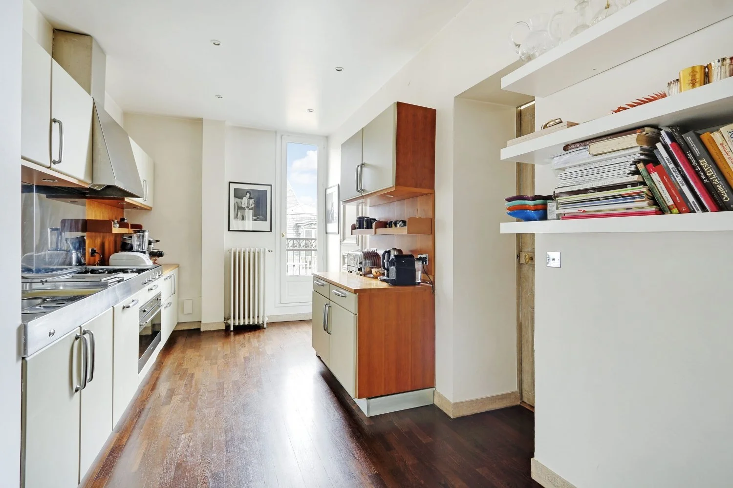 Luxury Appartment Paris Solferino kitchen