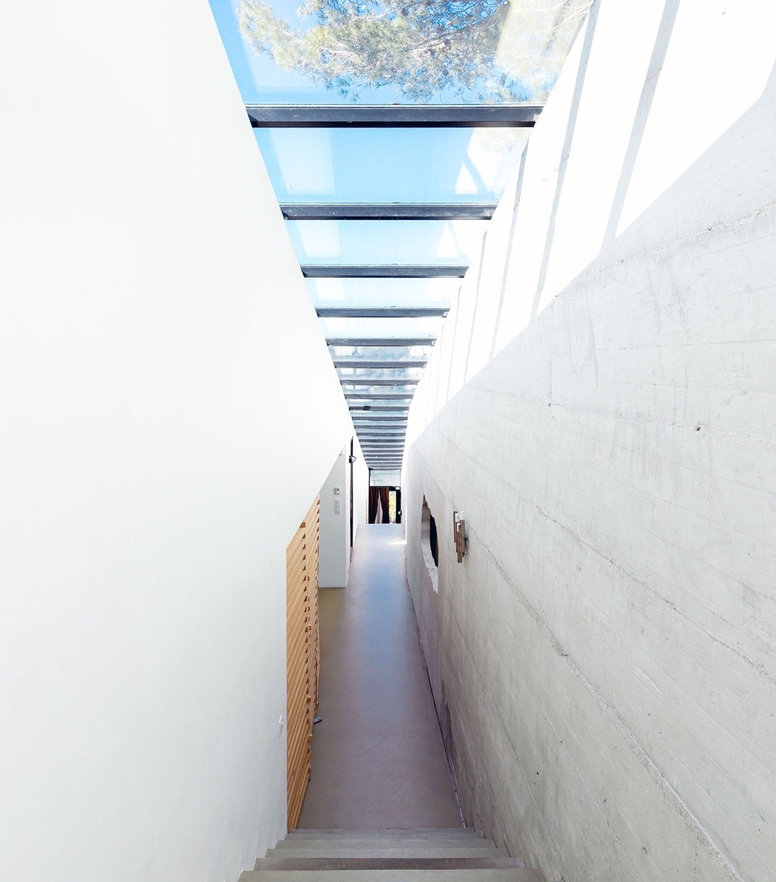 Bandol Luxury Villa stairs aisle