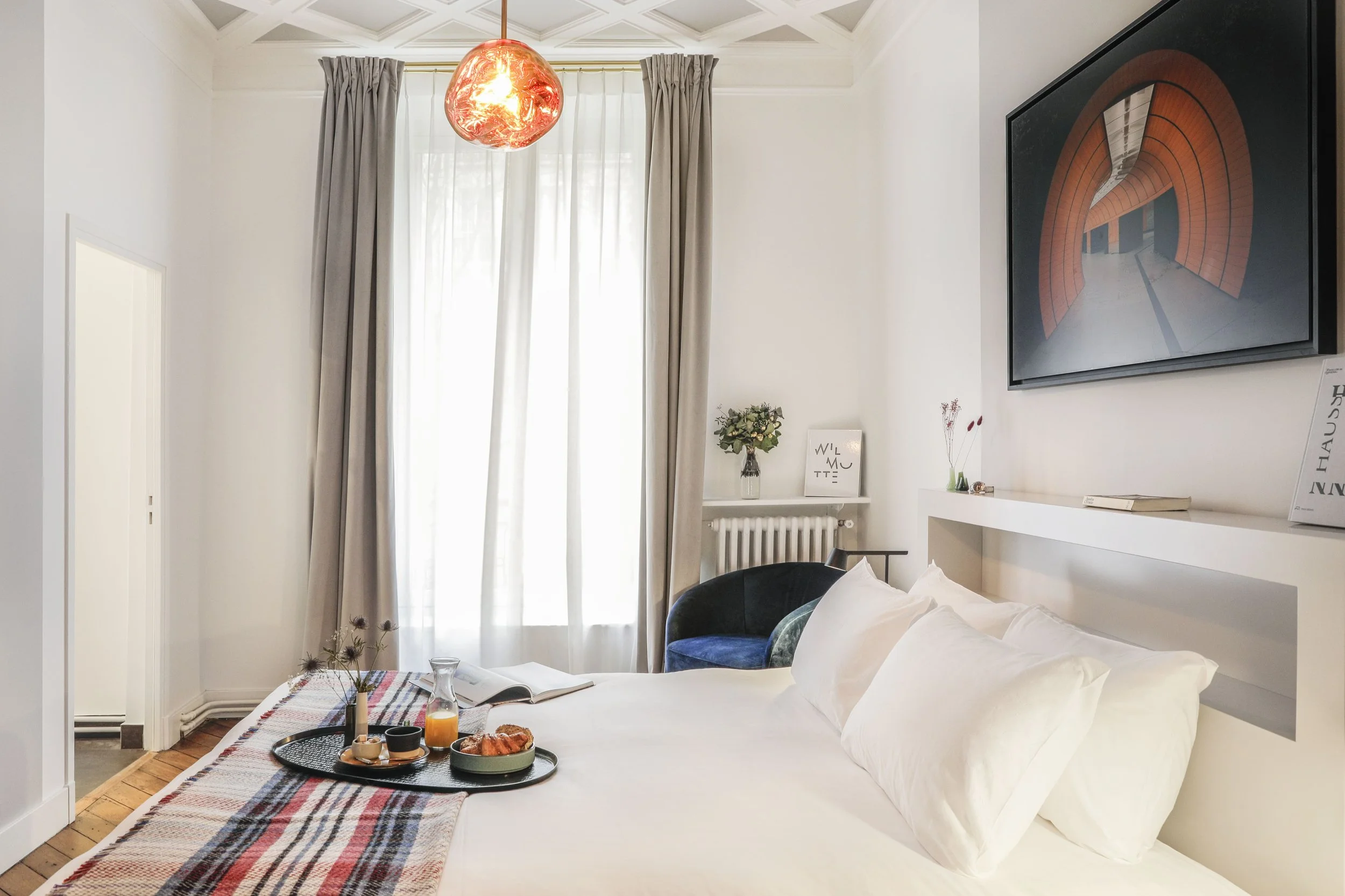 Paris Royale - Luxury apartment bedroom