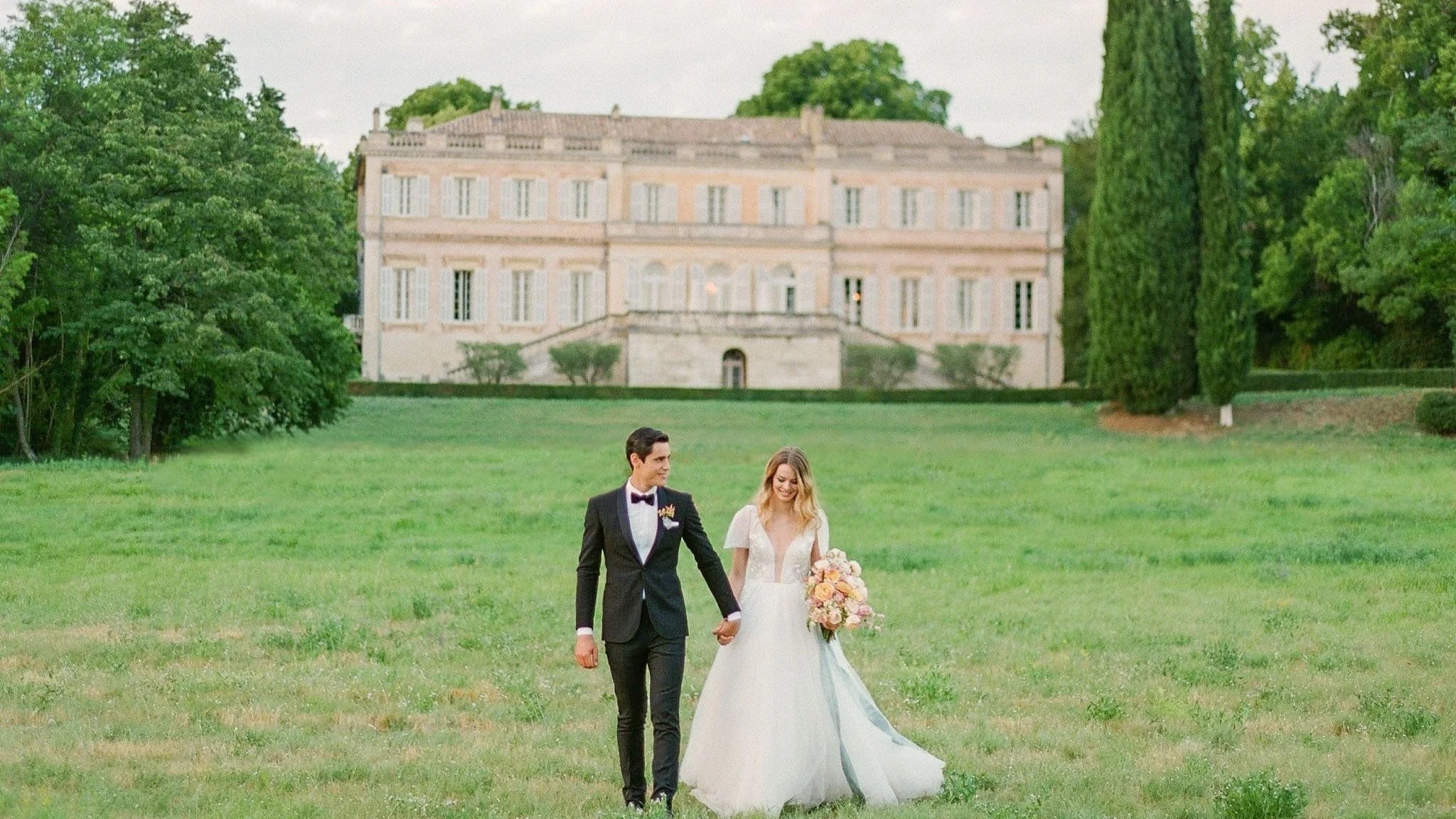 micro wedding in France south of France château wedding