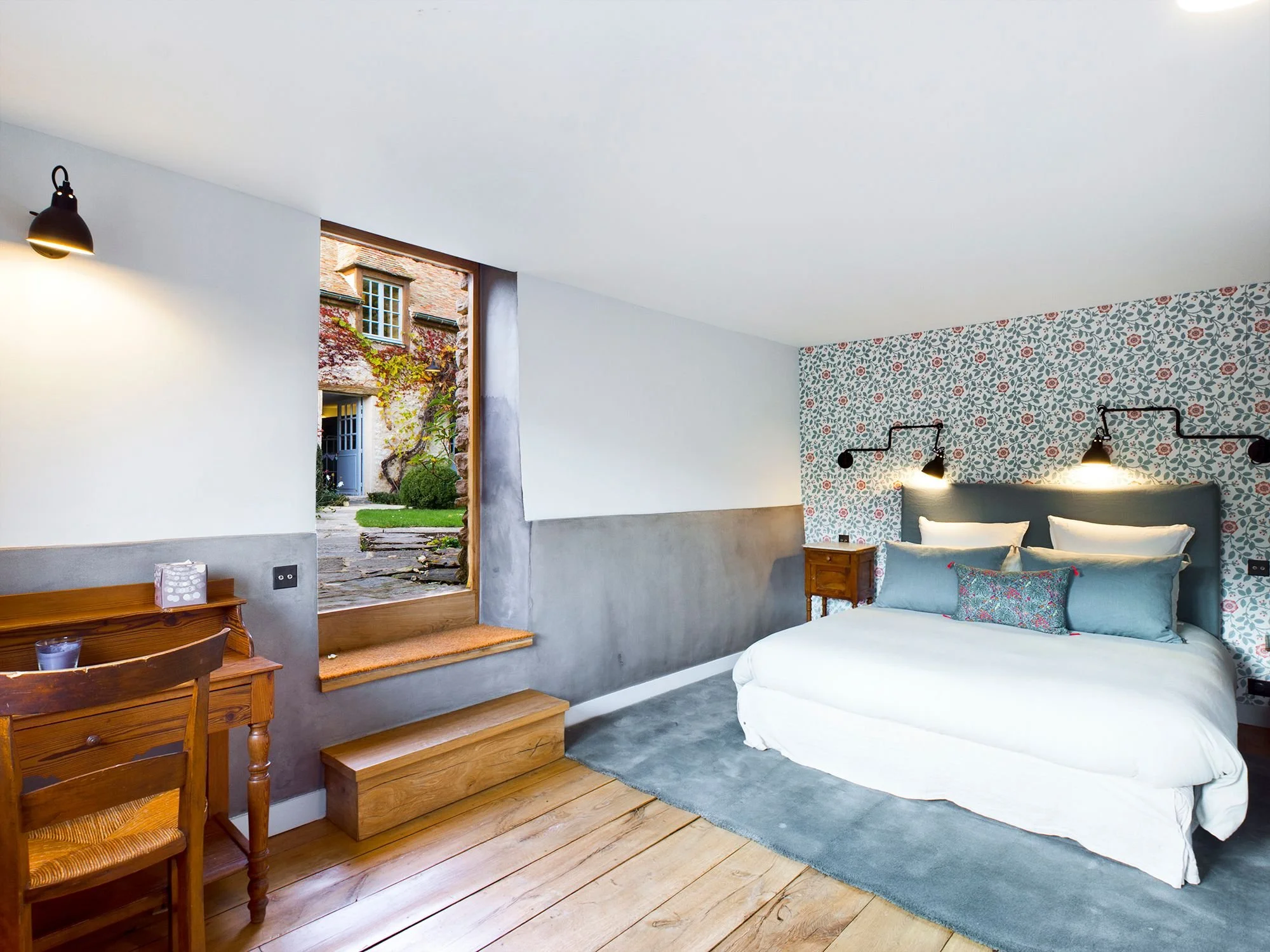 corporate retreat in giverny bedroom