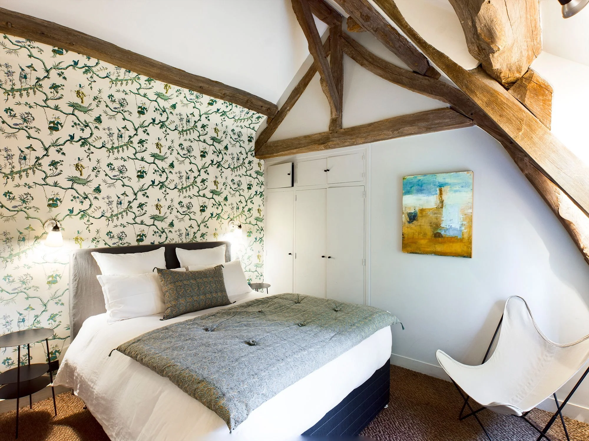 corporate retreat in giverny bedroom