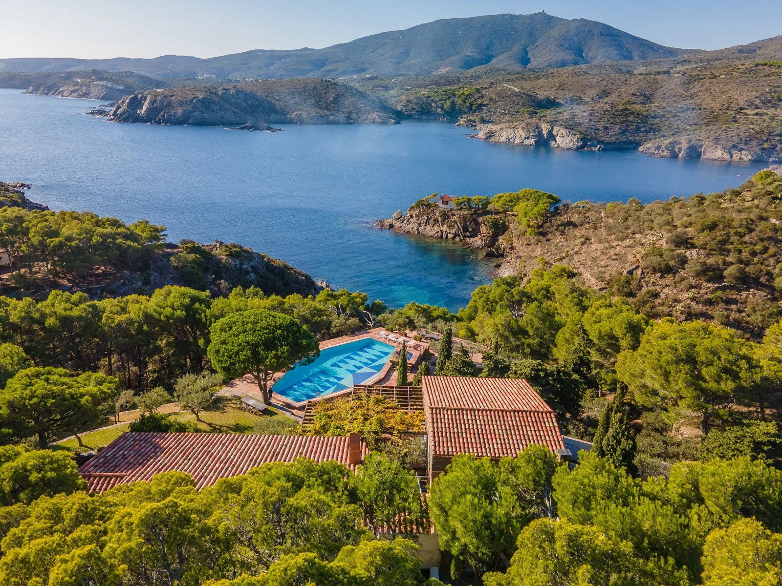 corporate retreat cadaques guillola