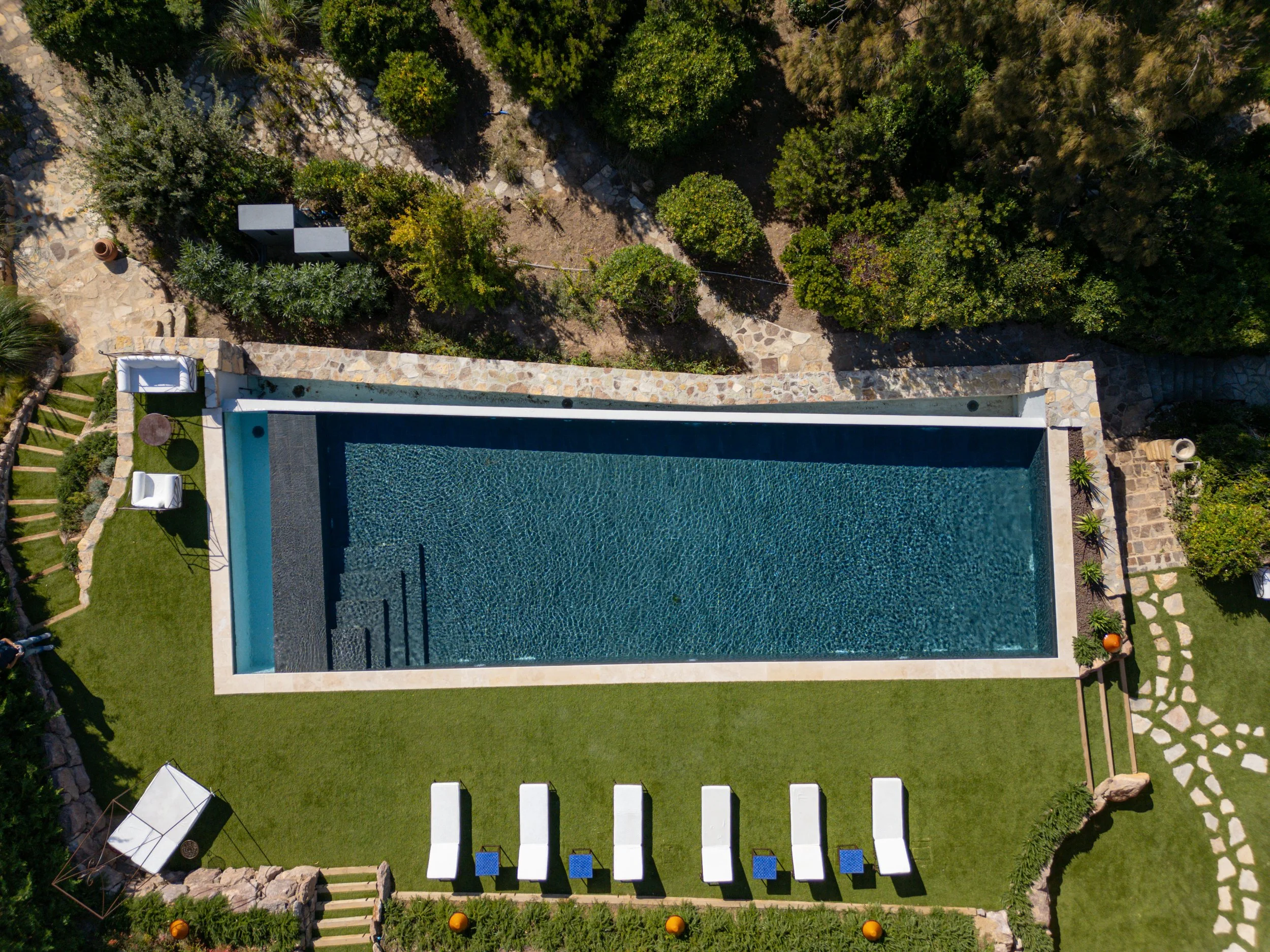 Wedding Théoule sur Mer bedroom with outdoor pool 