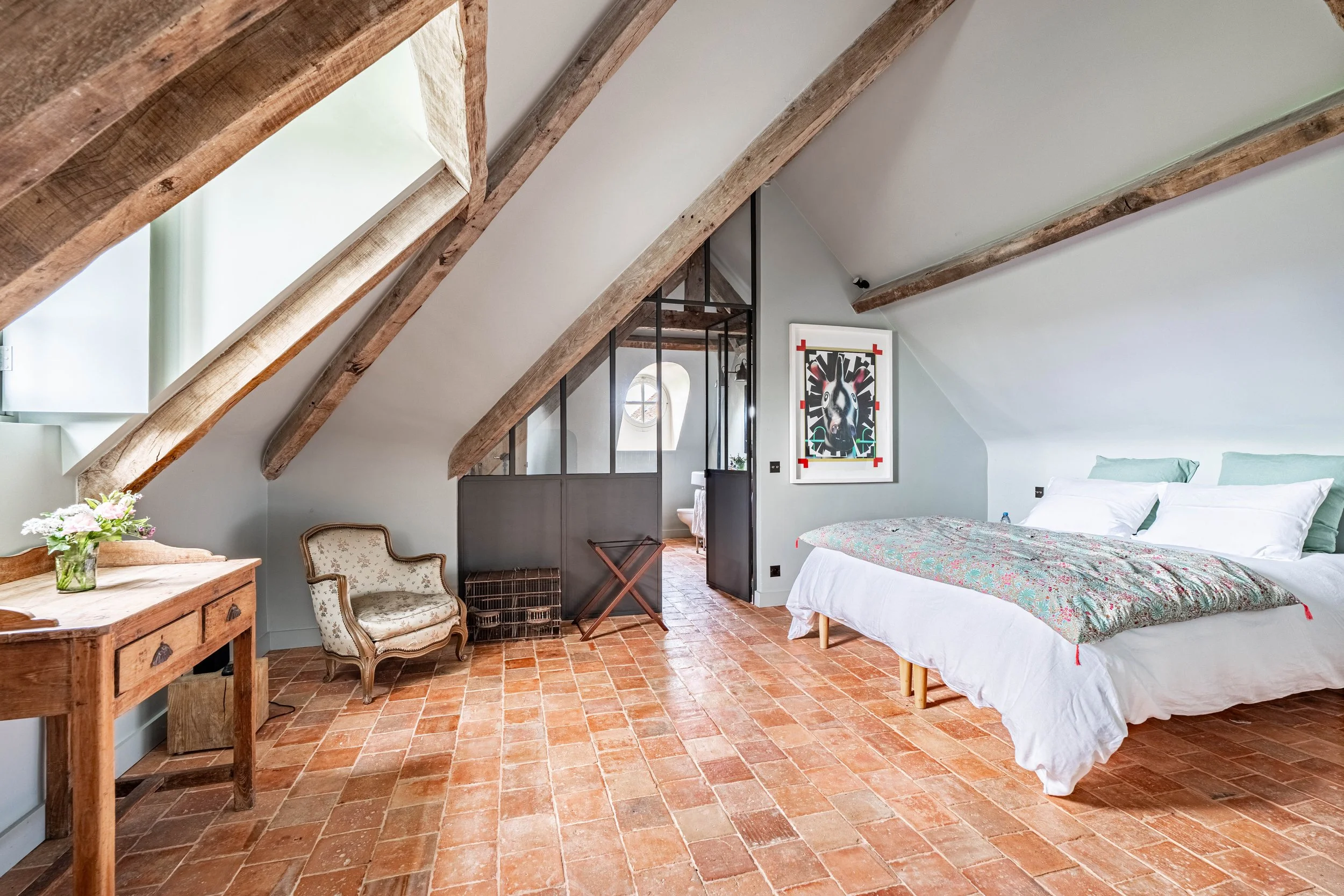 luxury-villa-thoiry-bedroom.jpg