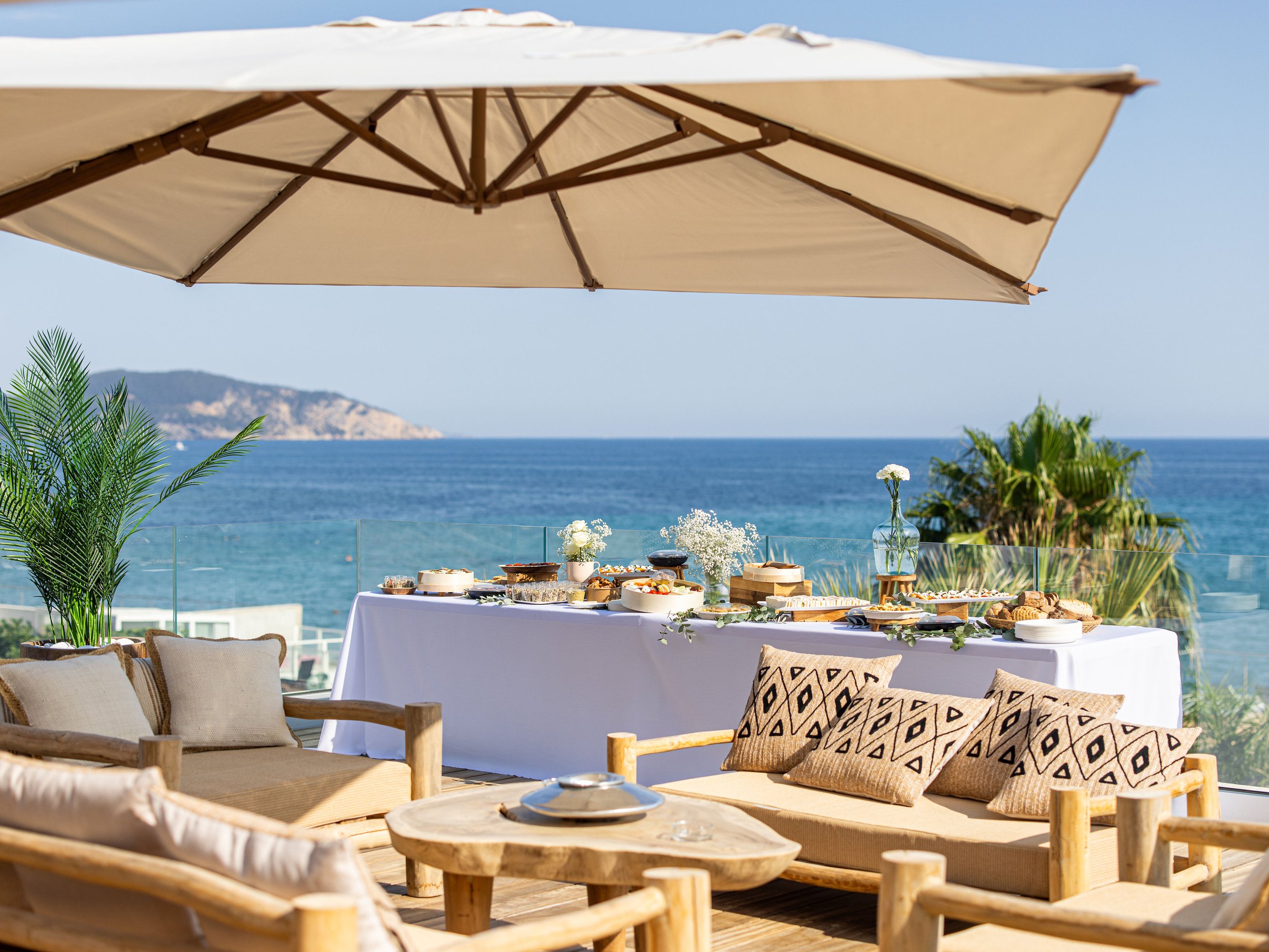 Wedding in La Ciotat rooftop with sea view