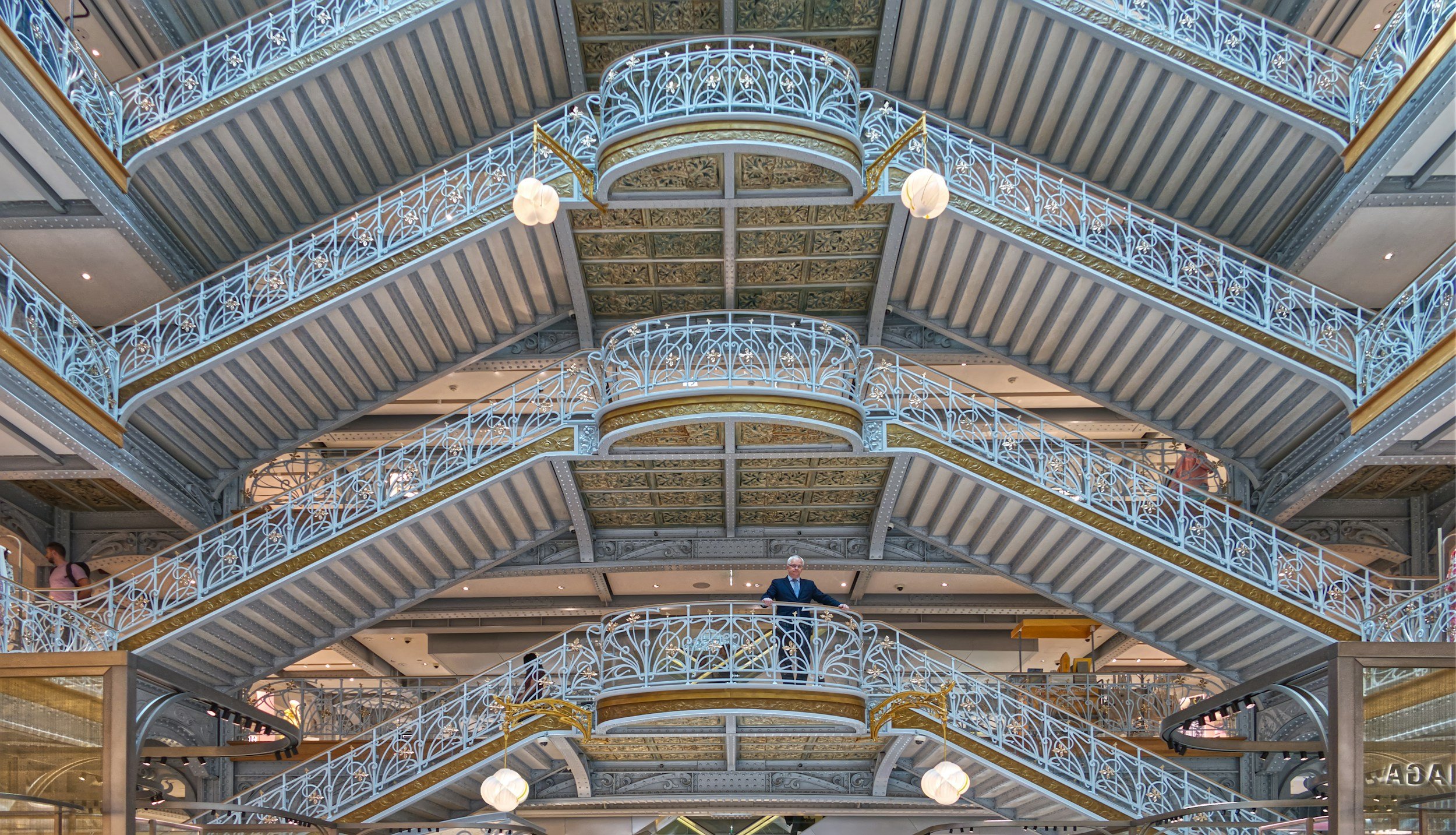 paris france travel guide shopping