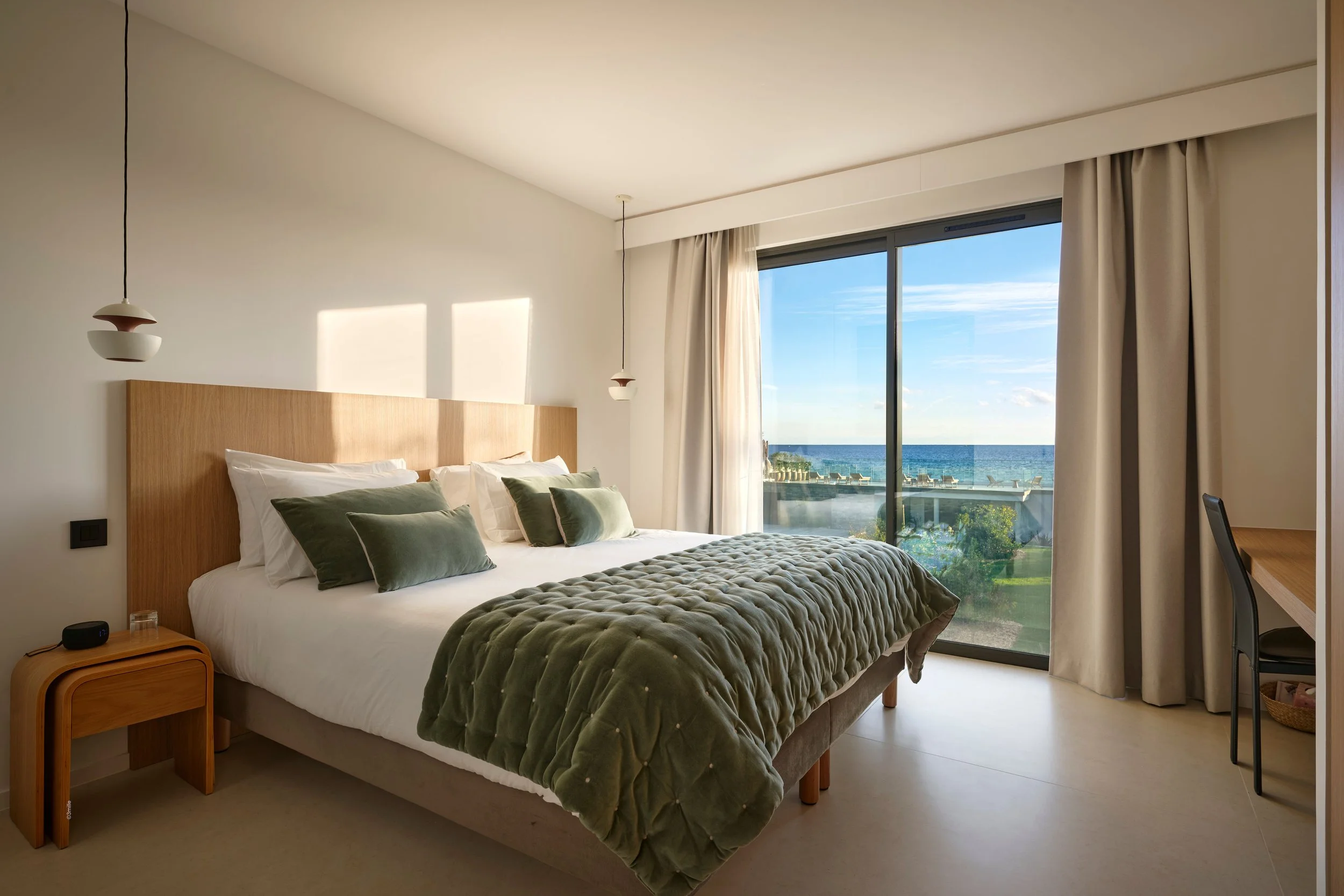 Villa-luxe-la-ciotat-chambre (4).jpg
